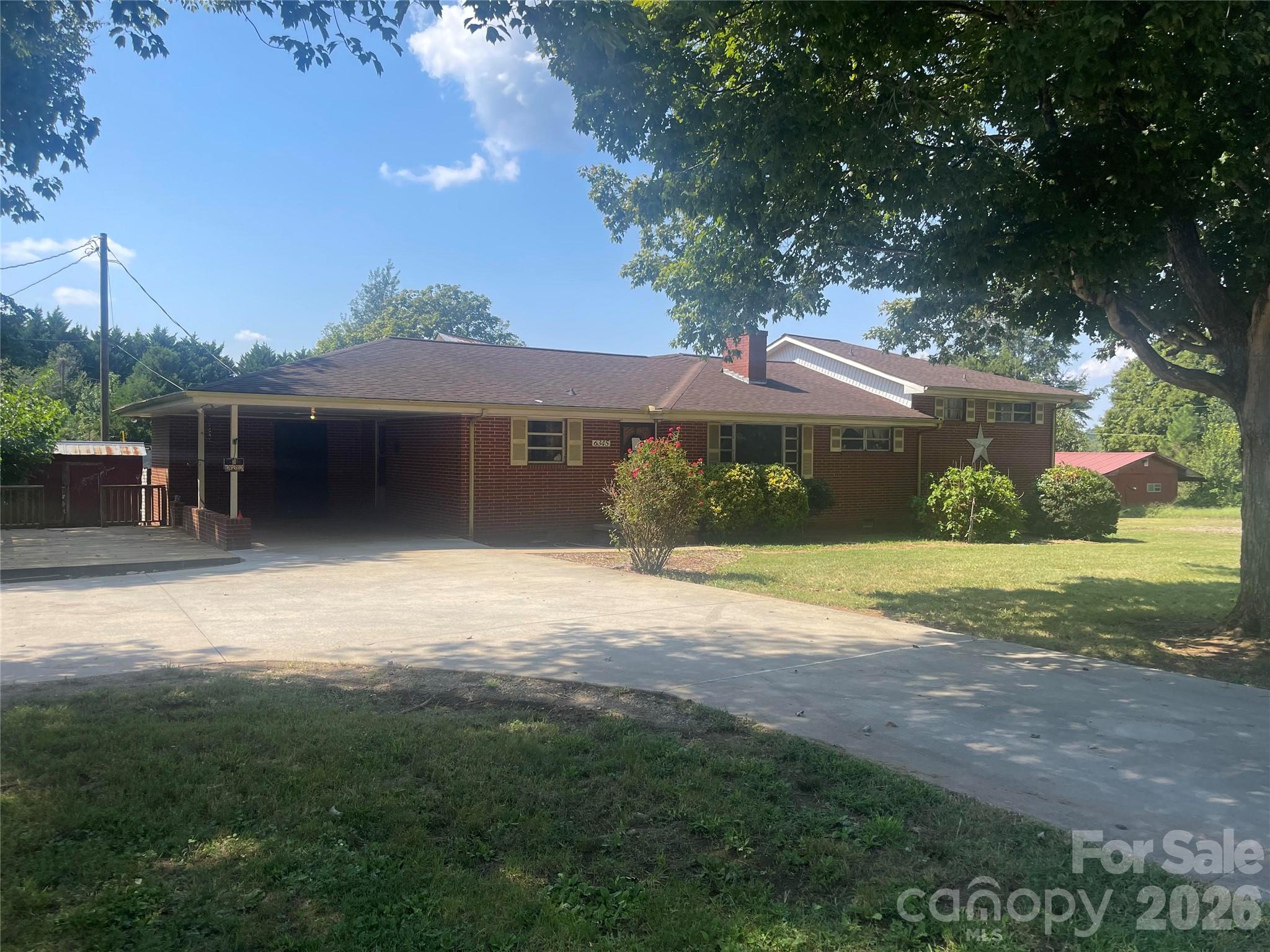 6345 Woodleaf Road