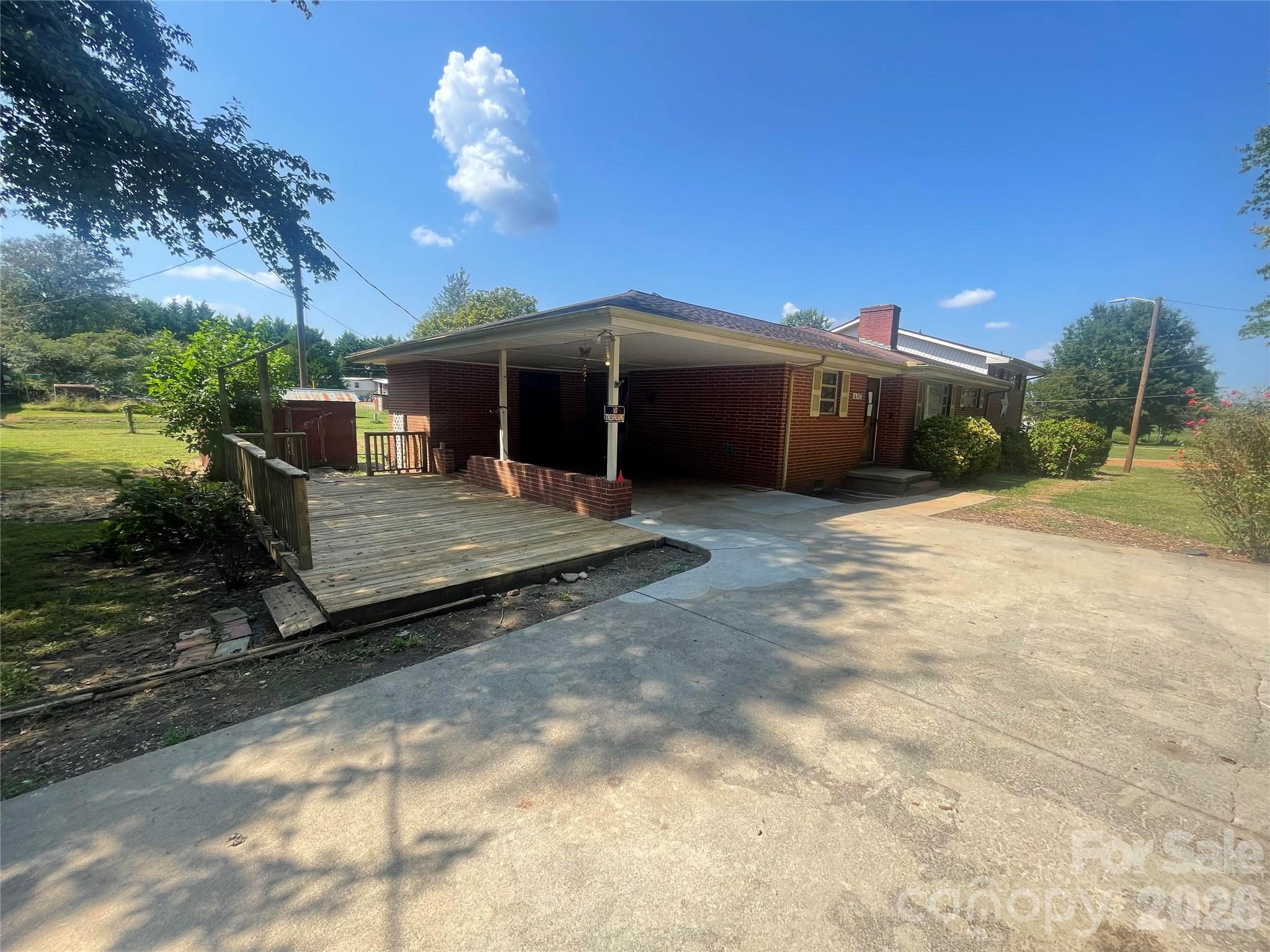 6345 Woodleaf Road