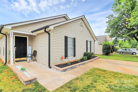 5804 Fairchase Avenue Charlotte NC 28269
