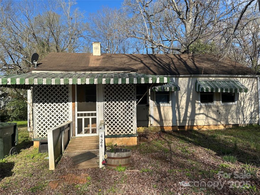 This home was previously a rental and would make a great addition to a portfolio or someone if you would like to fix it up and make it your own.  This would be cash only.