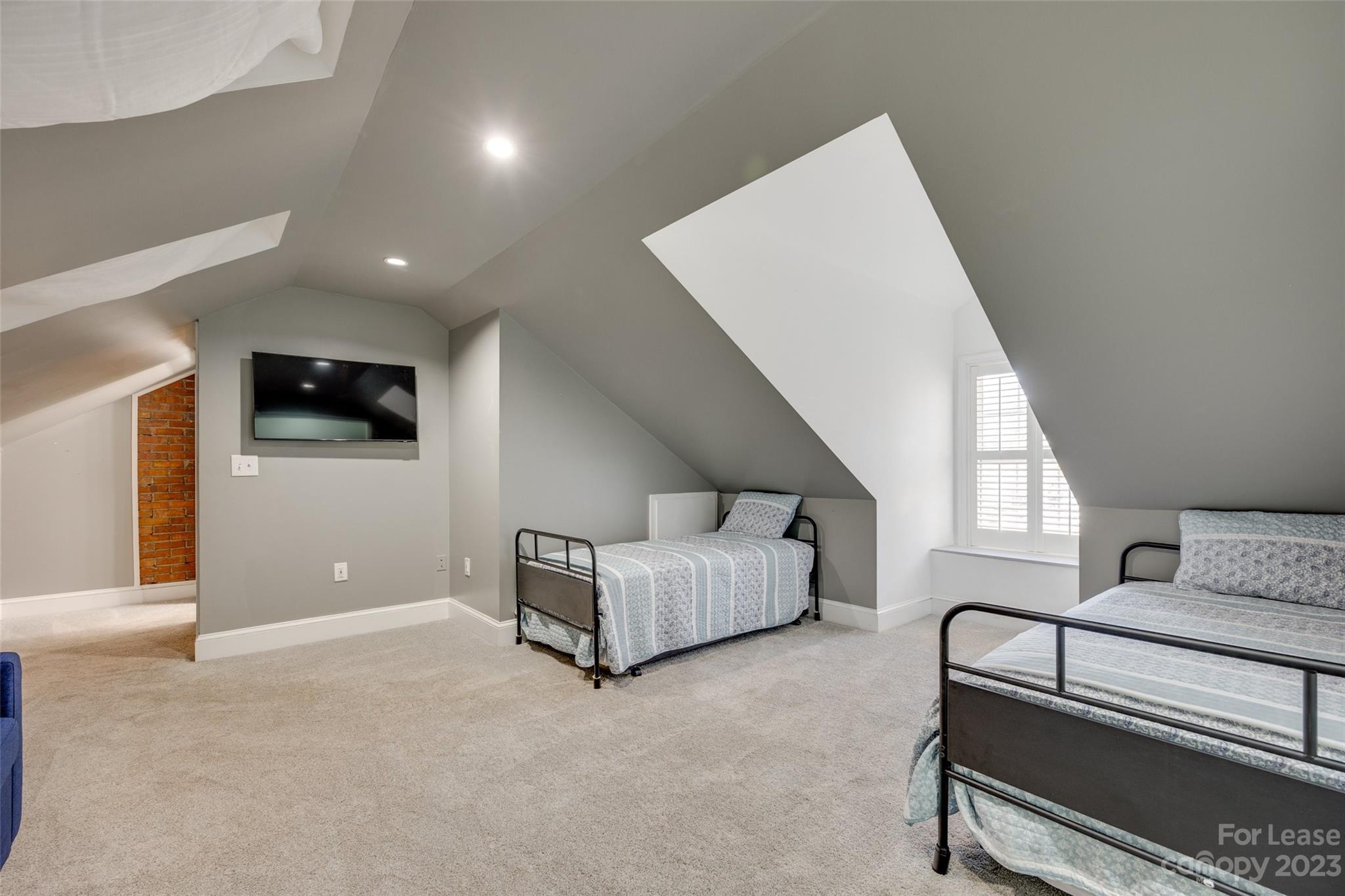 Seventeen Acres - Residential Lease