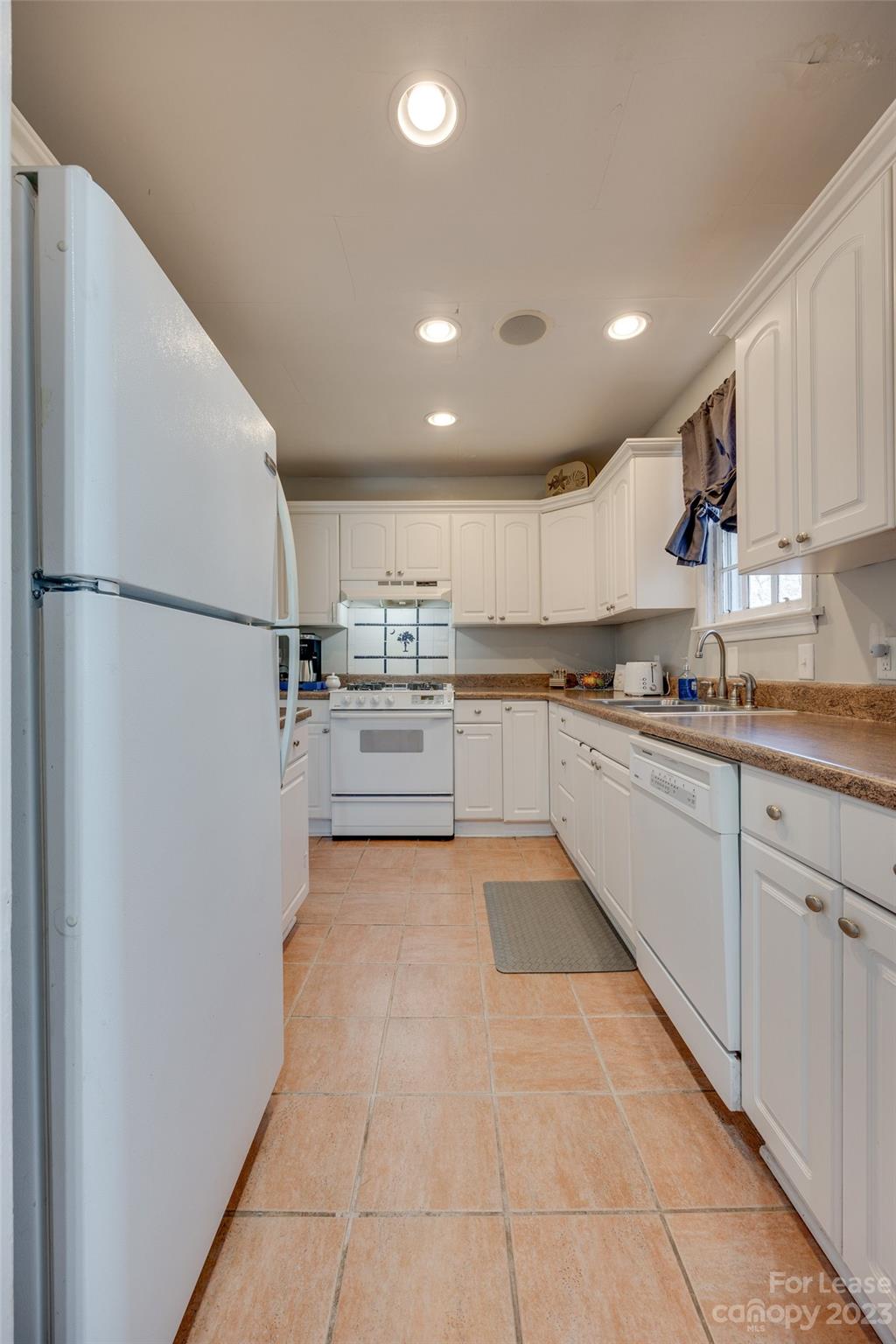 Seventeen Acres - Residential Lease