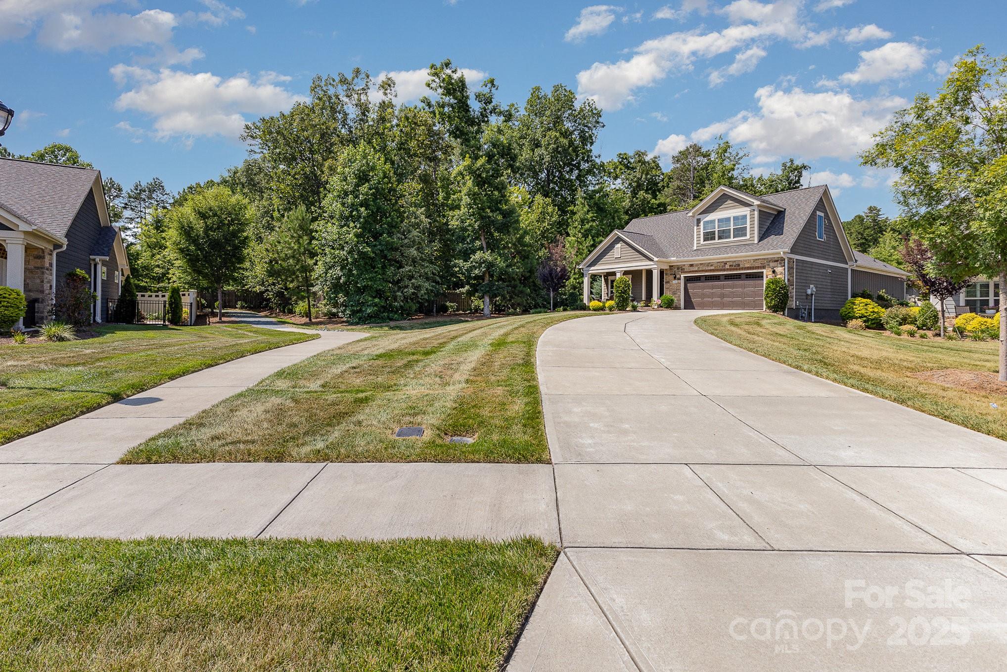 2245 Lincolnshire Lane