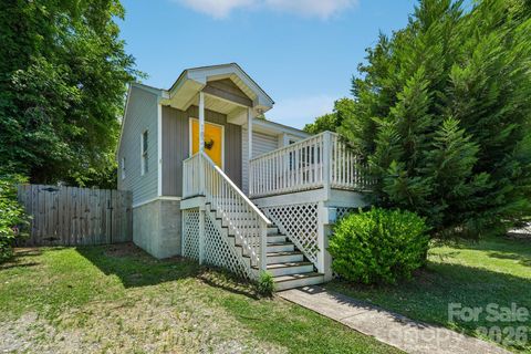 Photo of 1824 Double Oaks Road, Charlotte, NC 28206 (MLS # 4382754)