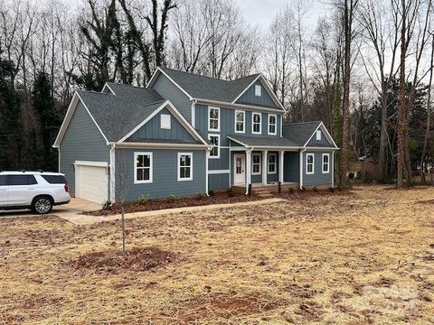 Photo of 1326 Brentwood Drive, Newton, NC 28658 (MLS # 4326534)