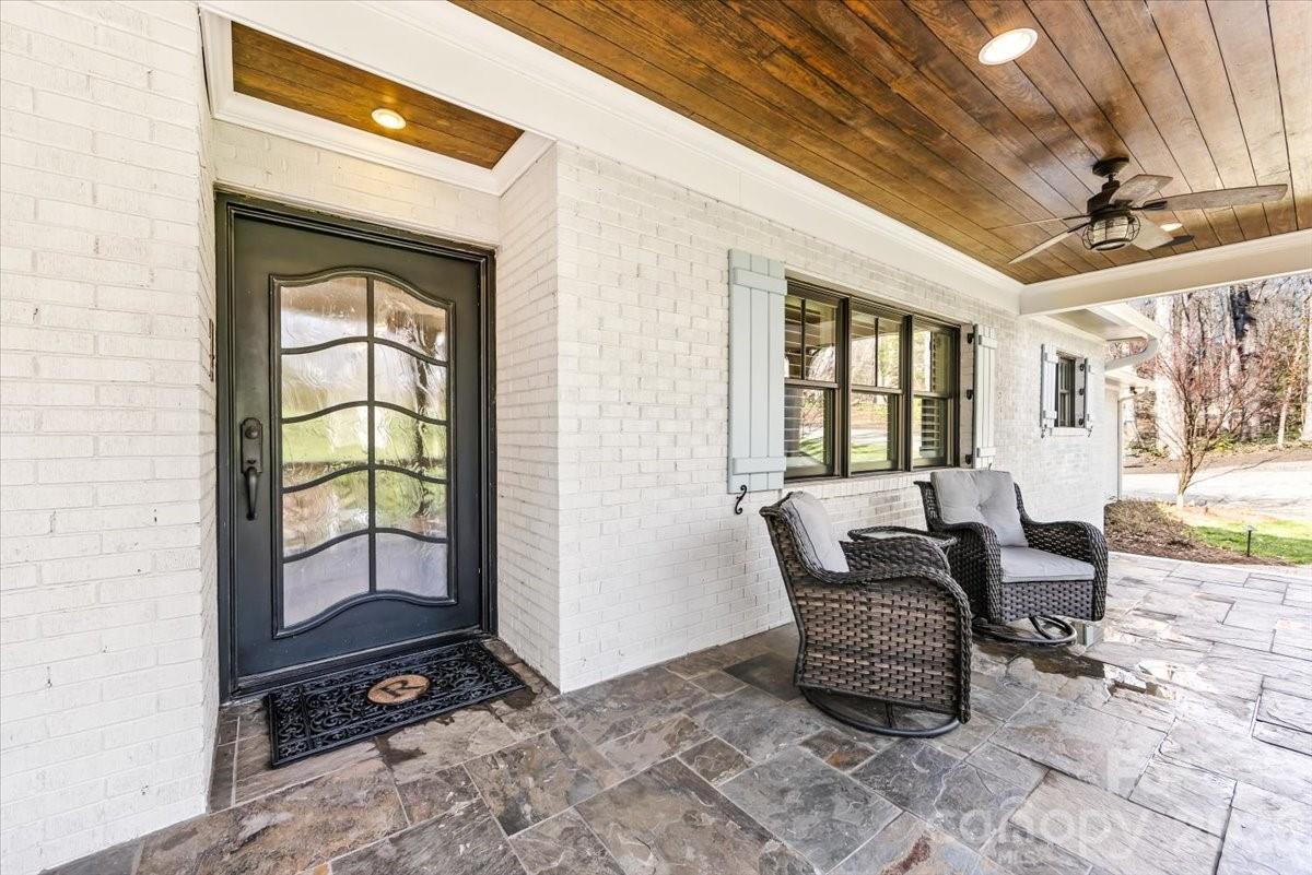 1010 River Oaks Lane