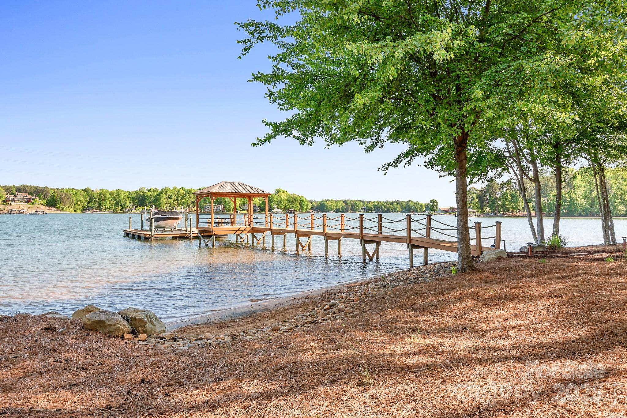 Falls Cove - Residential