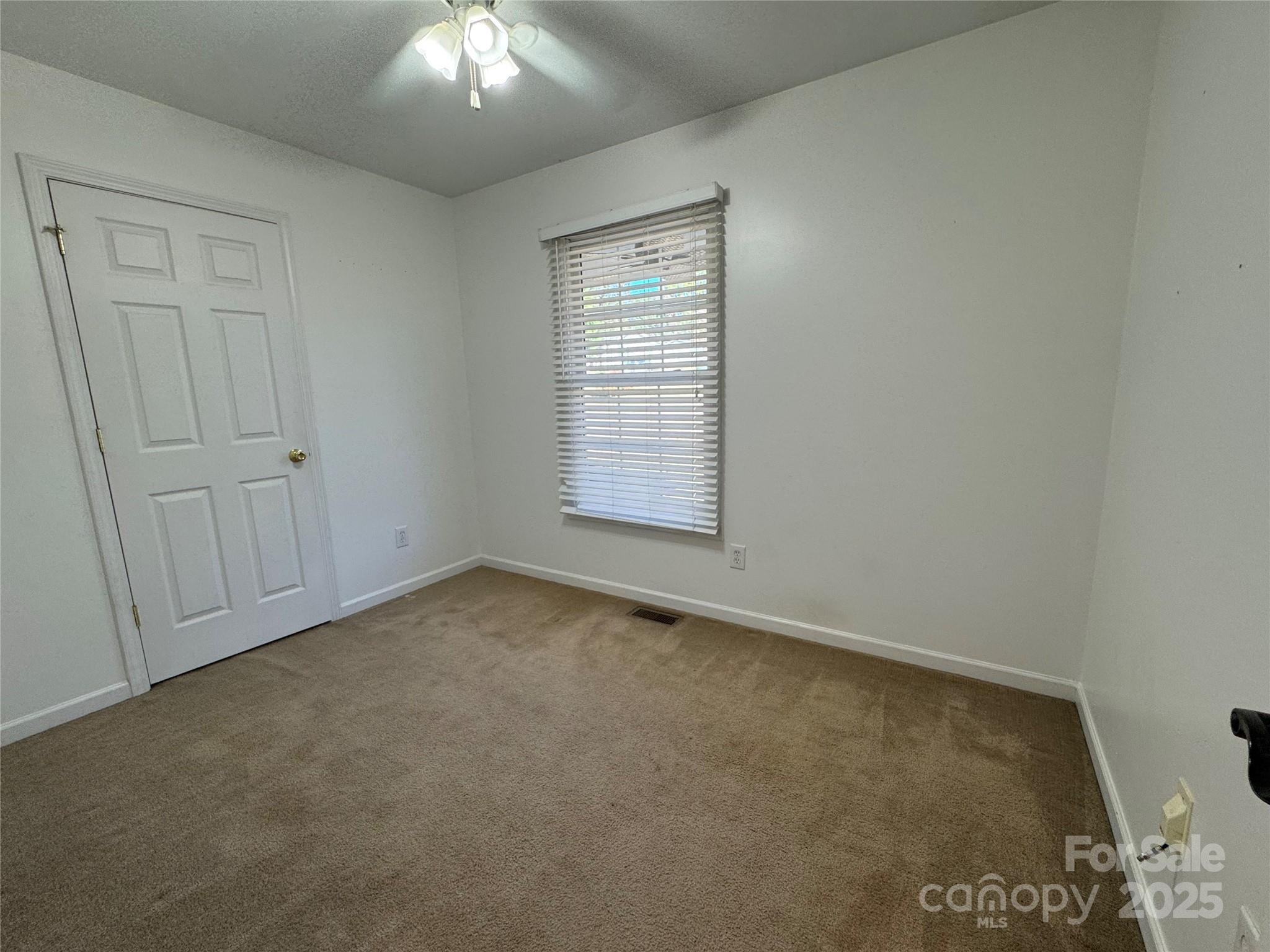 Crowders Mountain Ne - Residential