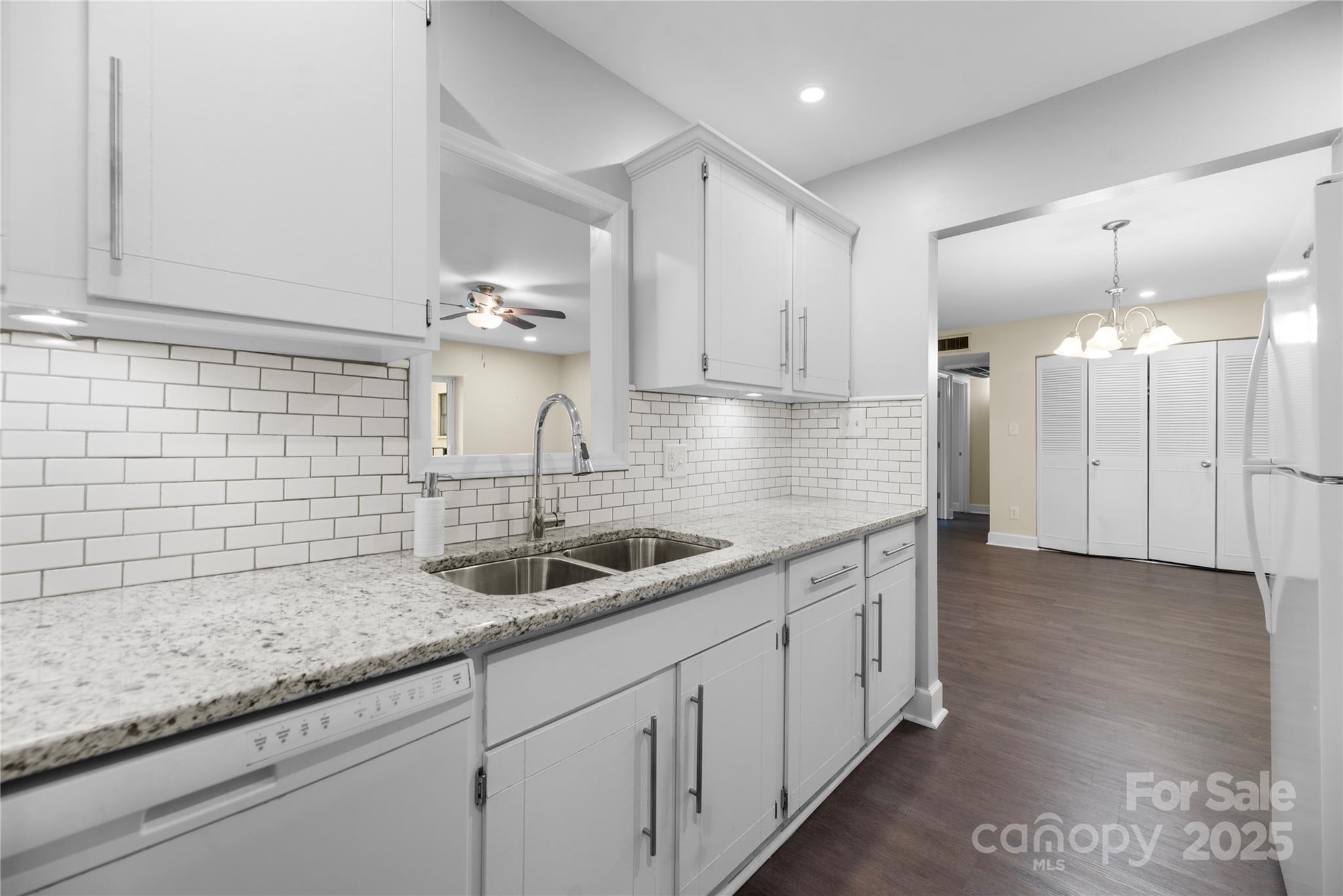 1323 Queens Road 218