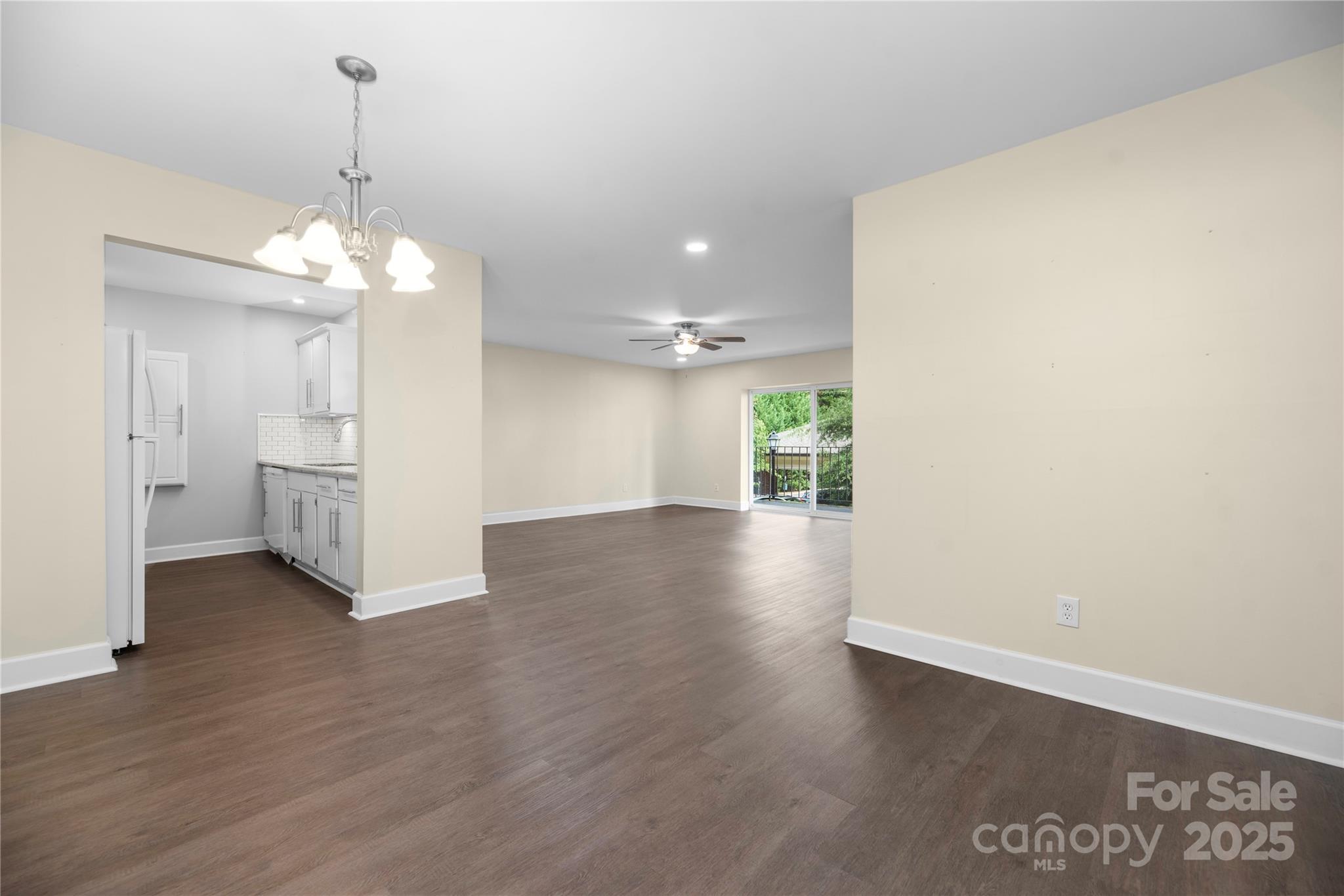 1323 Queens Road 218