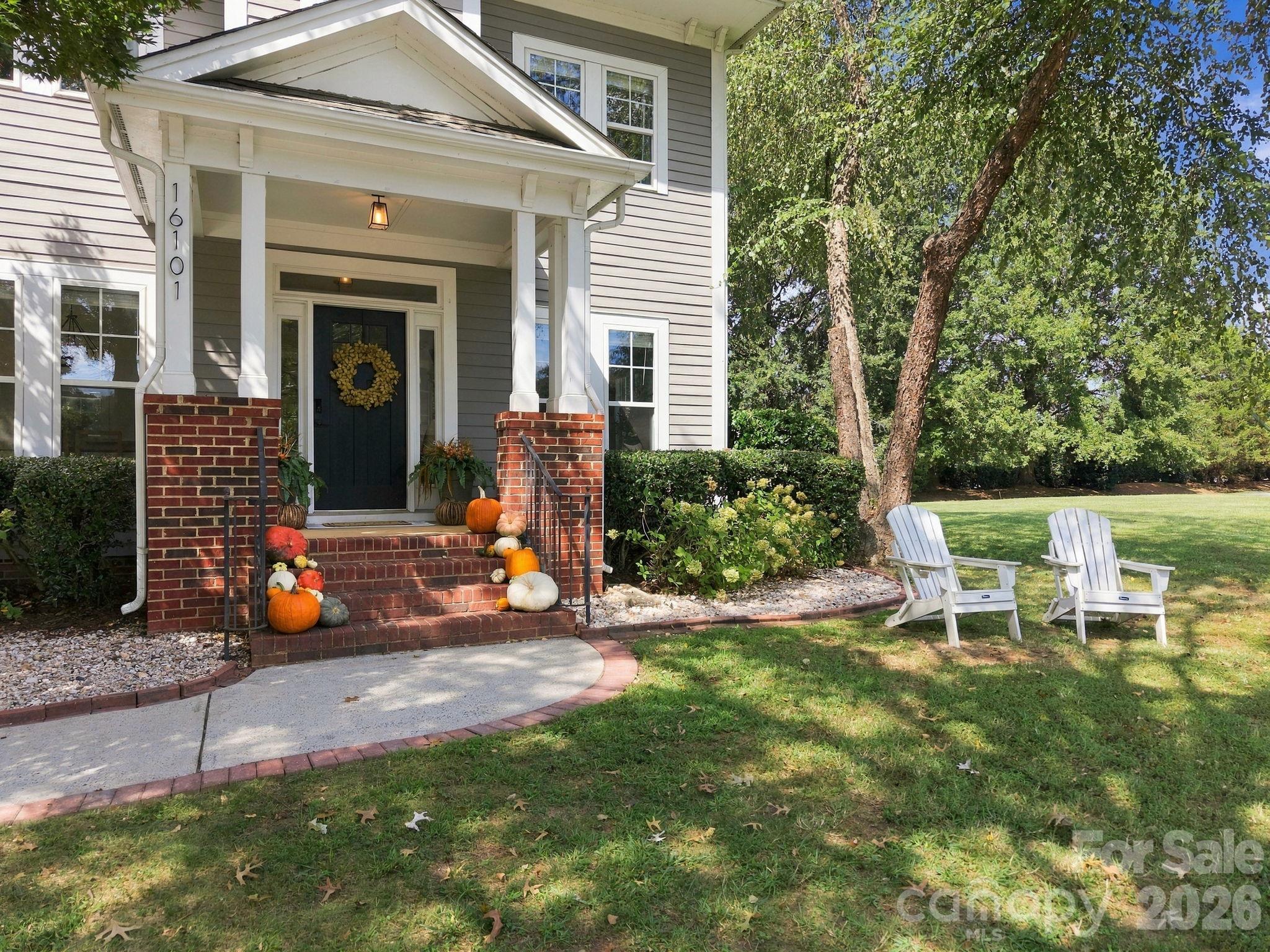 16101 Kelly Park Circle