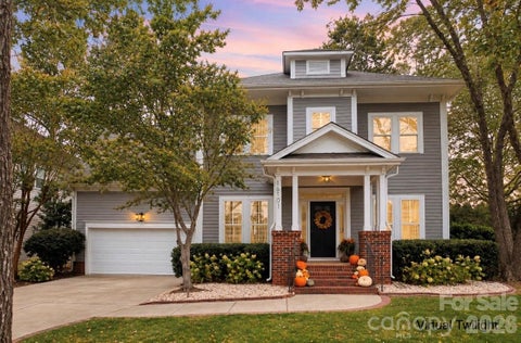Photo of 16101 Kelly Park Circle, Huntersville, NC 28078 (MLS # 4426541)