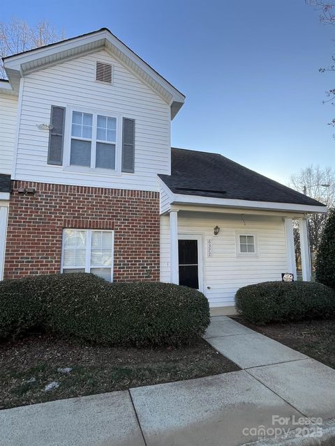 Photo of 6377 Mallard View Lane, Charlotte, NC 28269 (MLS # 4327570)