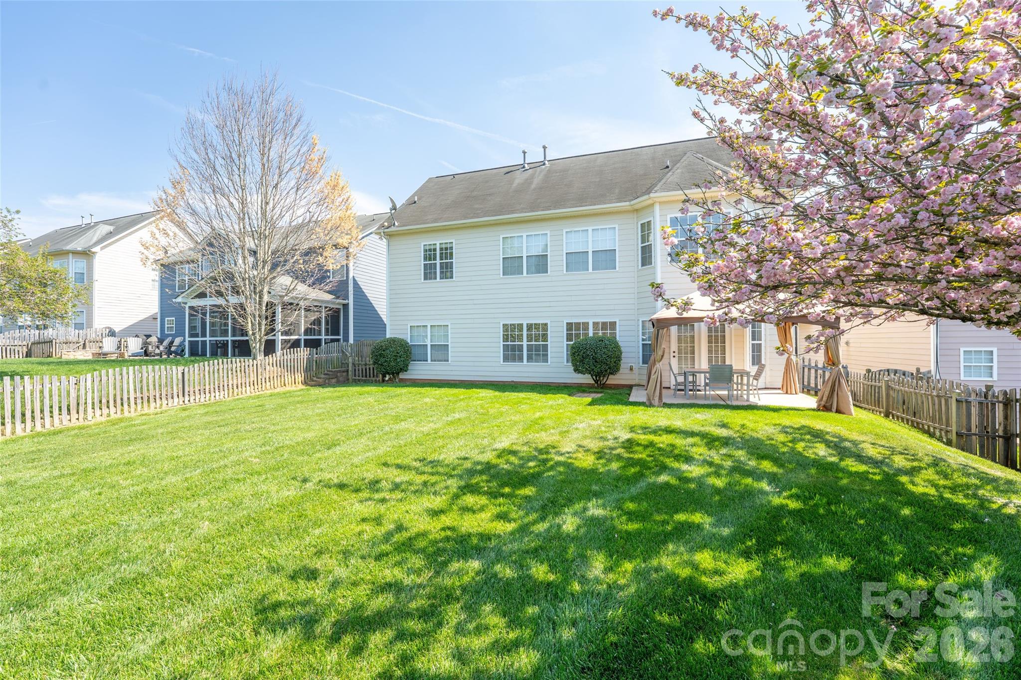 Winding Walk - Residential