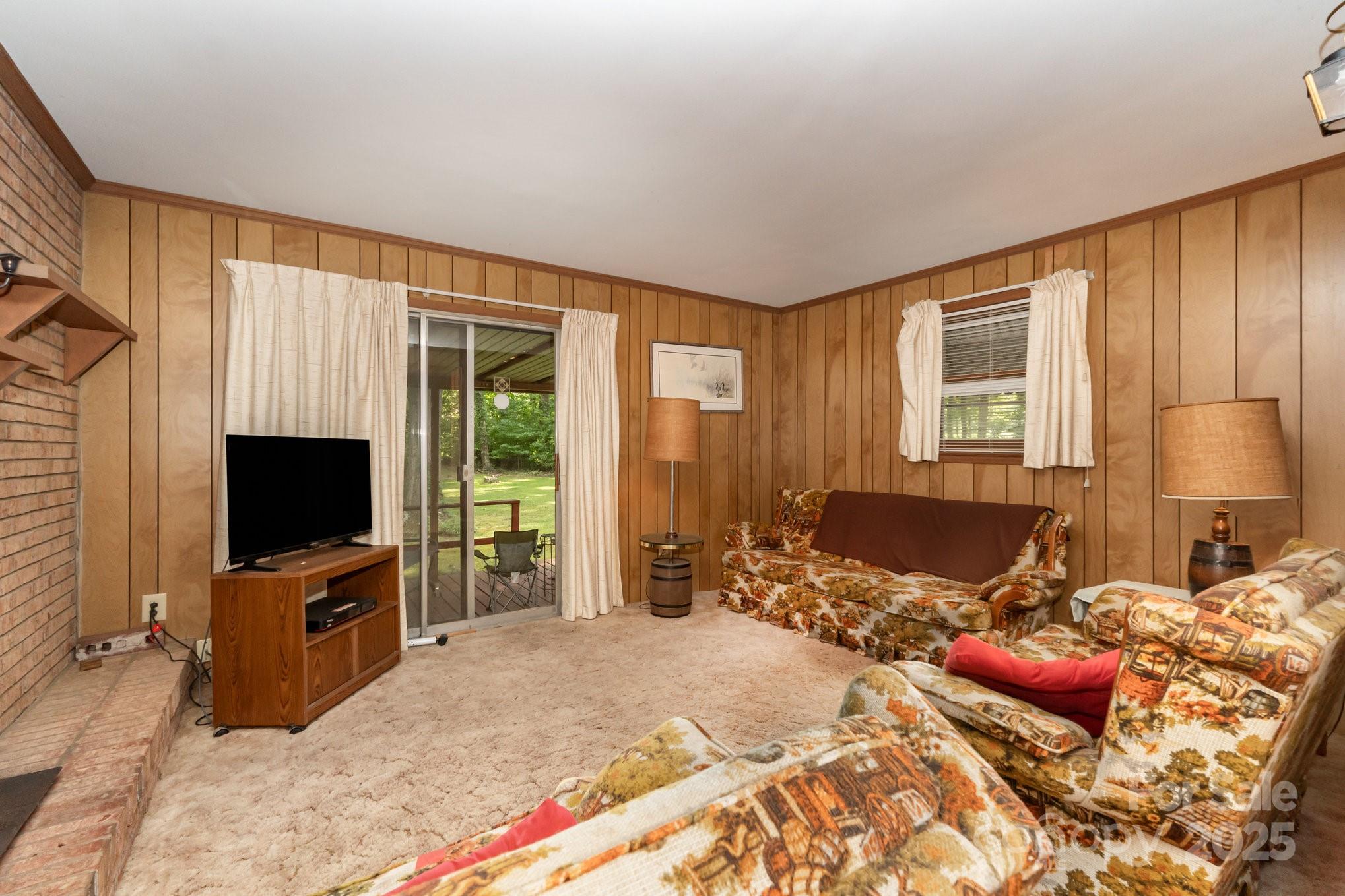 7335 Davidson Highway