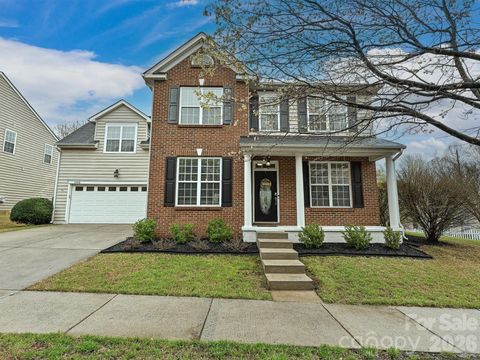 Photo of 13716 Holly Stream Drive, Huntersville, NC 28078 (MLS # 4358620)