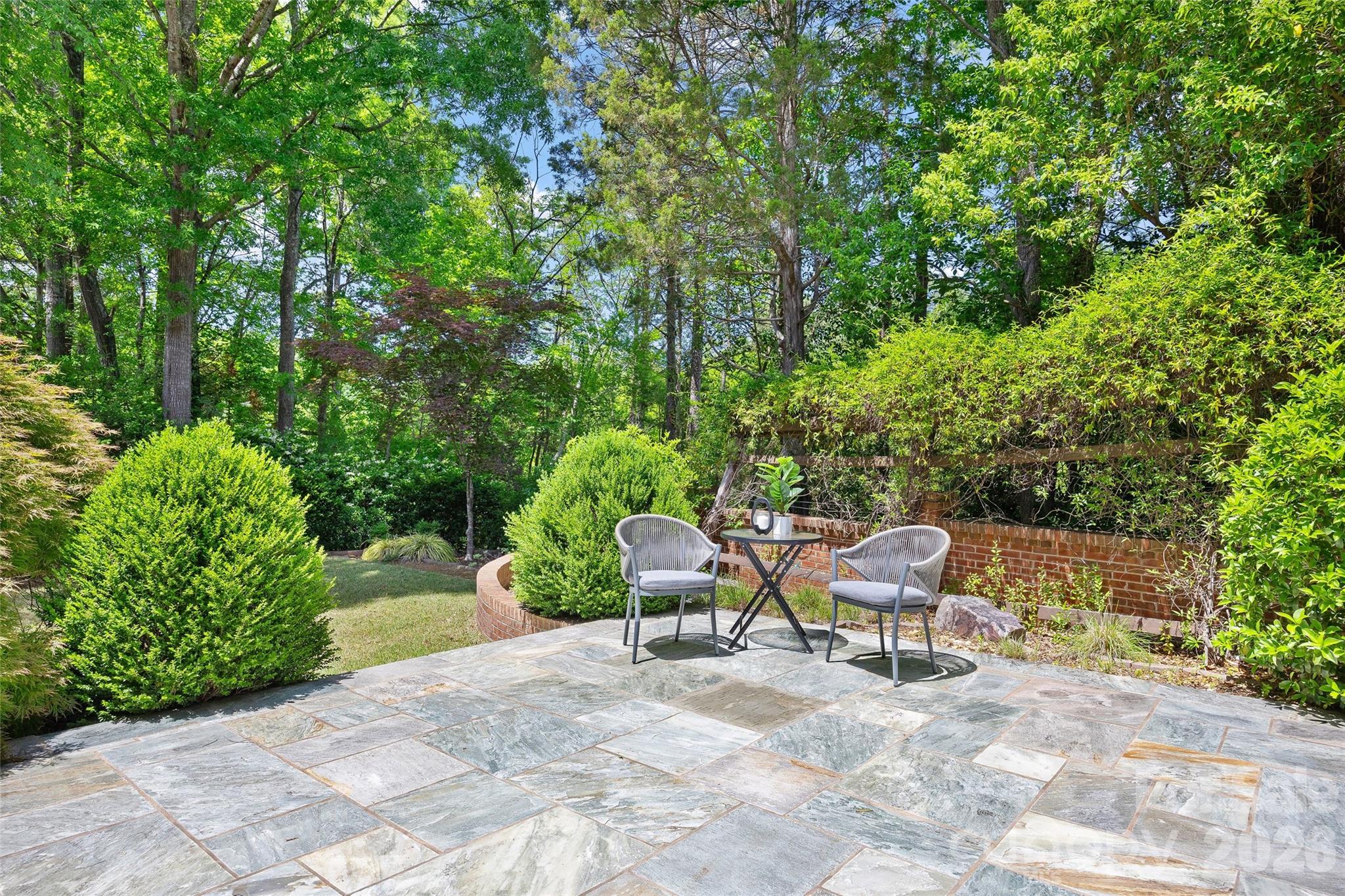 Green Knoll - Residential