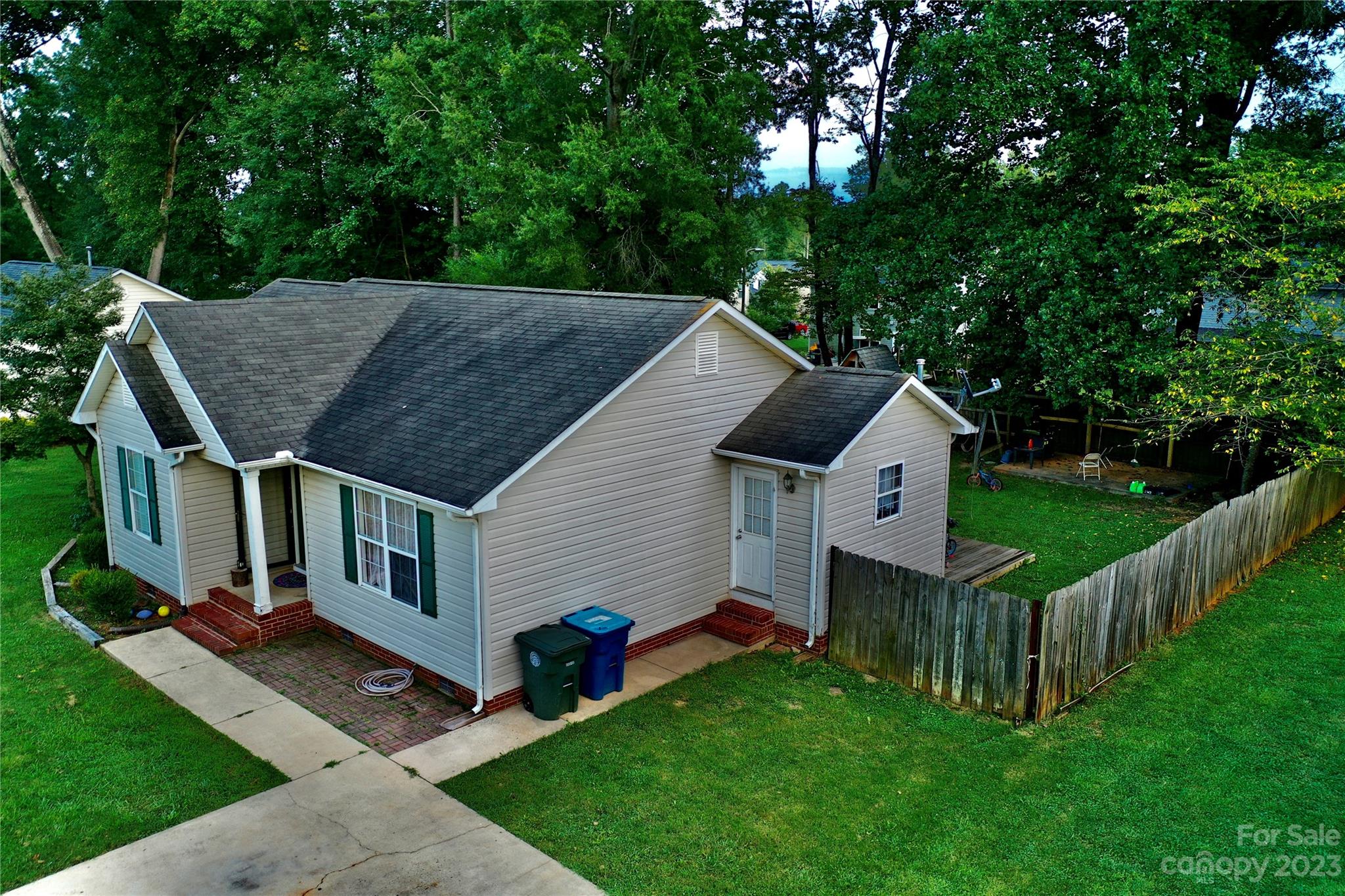 Brentwood Place - Residential