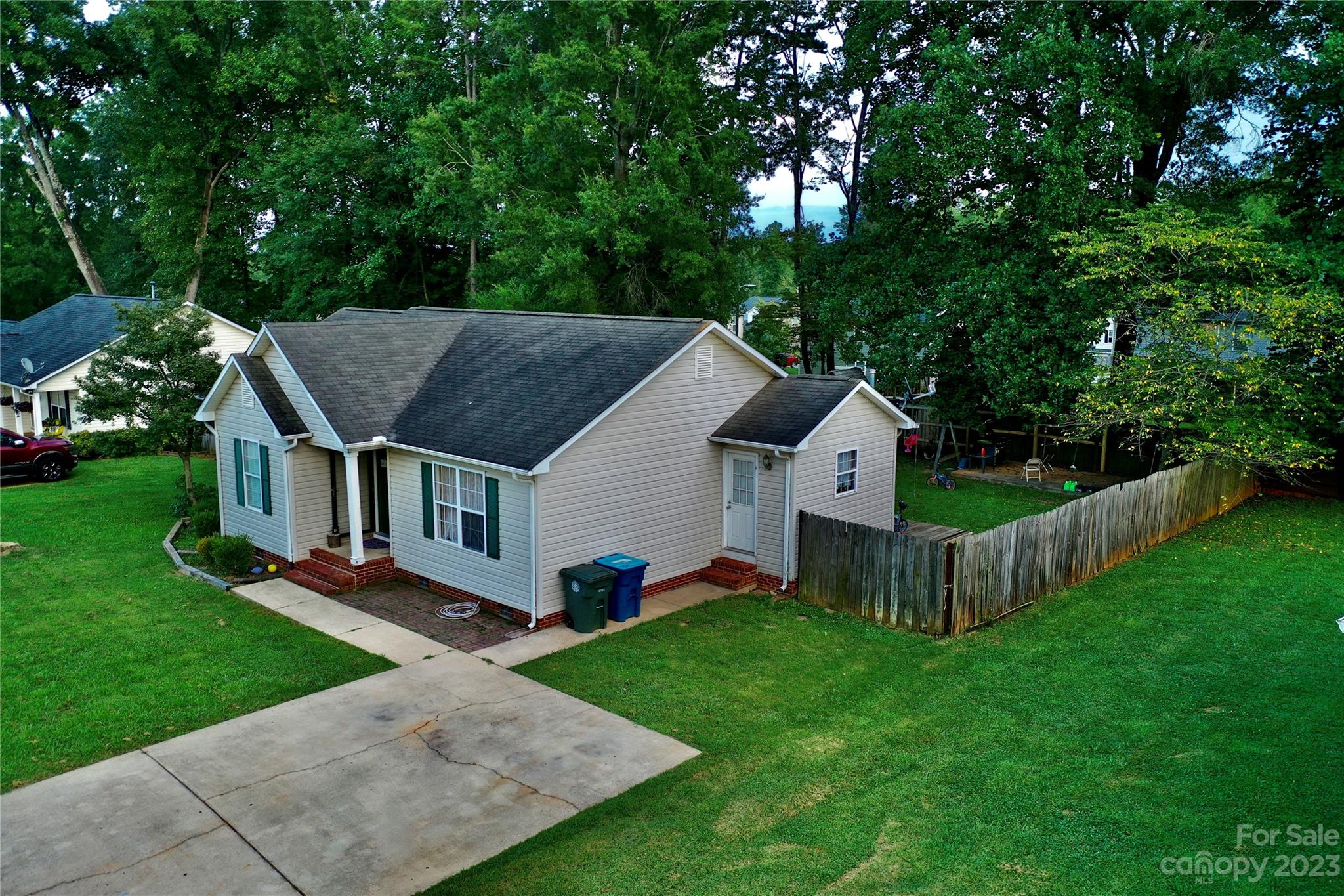 Brentwood Place - Residential