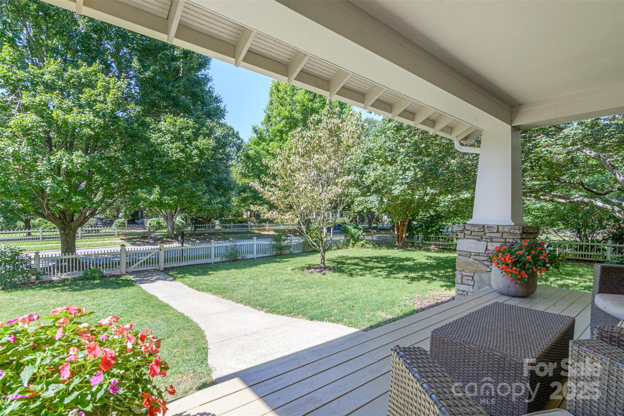 1059 Columbine Road