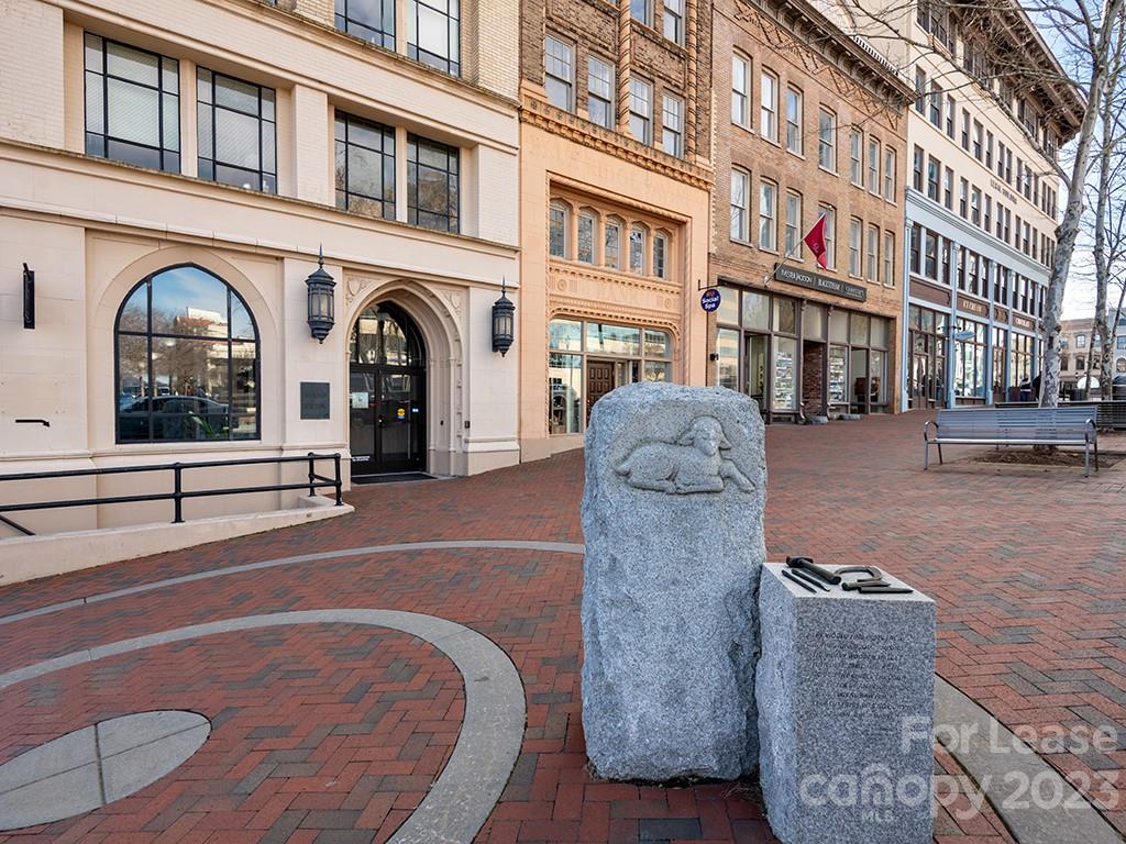 22 S Pack Square 404