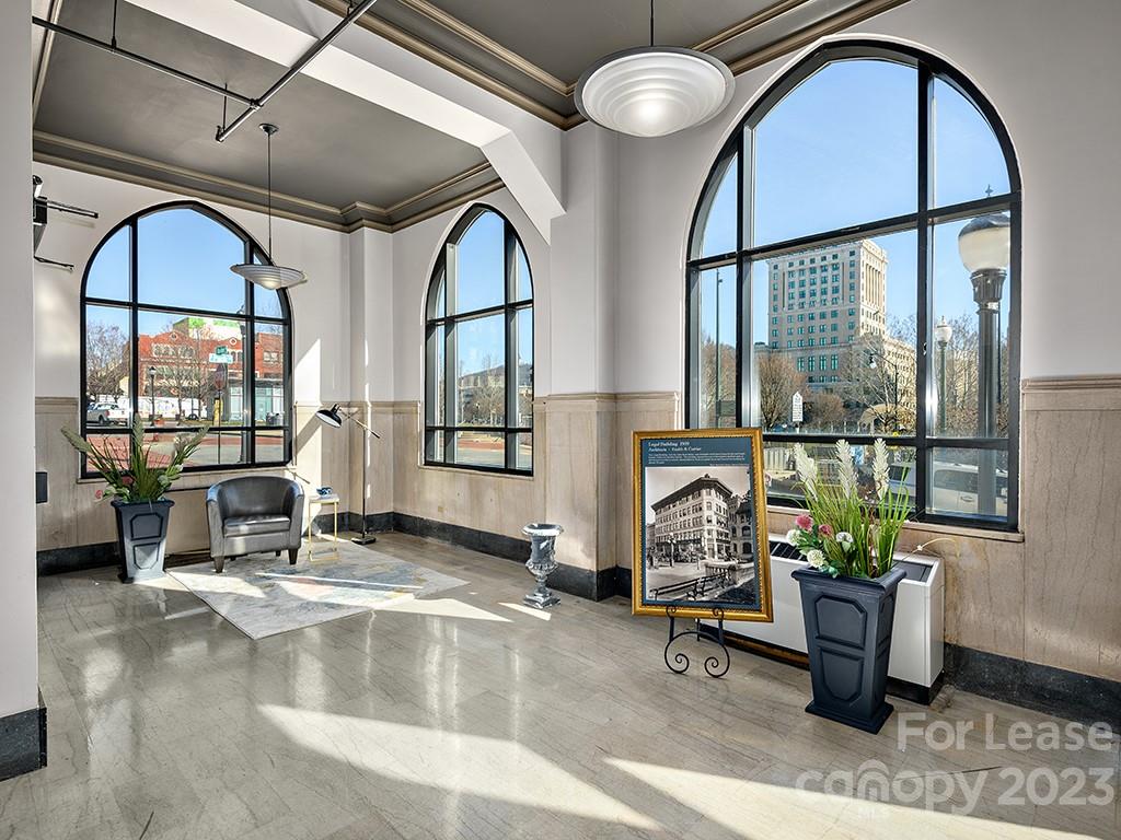 22 S Pack Square 404