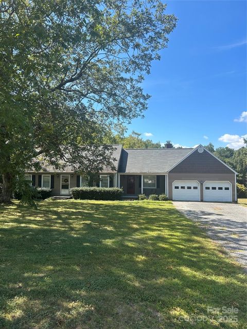 Photo of 9025 Sorrow Farm Road, Kannapolis, NC 28081 (MLS # 4308078)