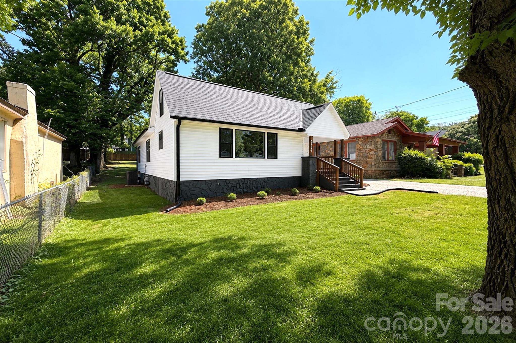 2204 Rozzelles Ferry Road