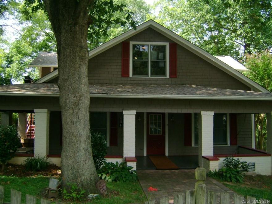 Zero Down & Live for FREE!! TRI-PLEX – Live in one and rent out the other 2. Seller will pay $3000 closing cost, FREE $5,000.00 Down Payment assistance for 1st time Home Buyers (if applicable) - $910/month rents coming in and a 3.75% loan (30 years) will only cost you $648/month. Charming Restored Historic Home in York Chester with: New Roof, 4 New HVAC Units all in the past 5 years. The property owner before installed new windows, sheetrock and wiring (not sure of date).