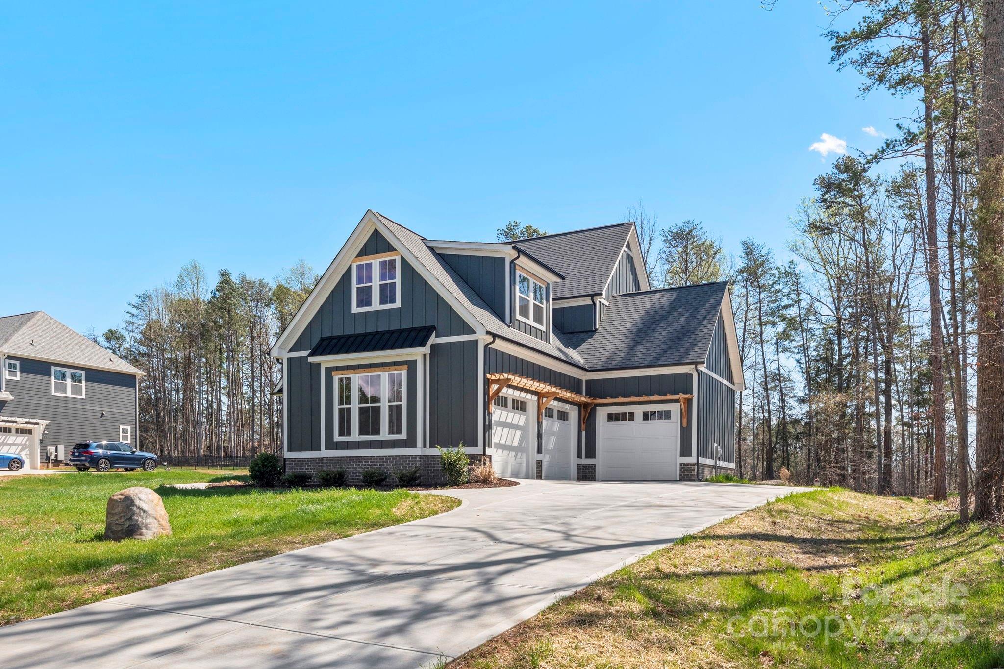 605 Arrow Point Lane