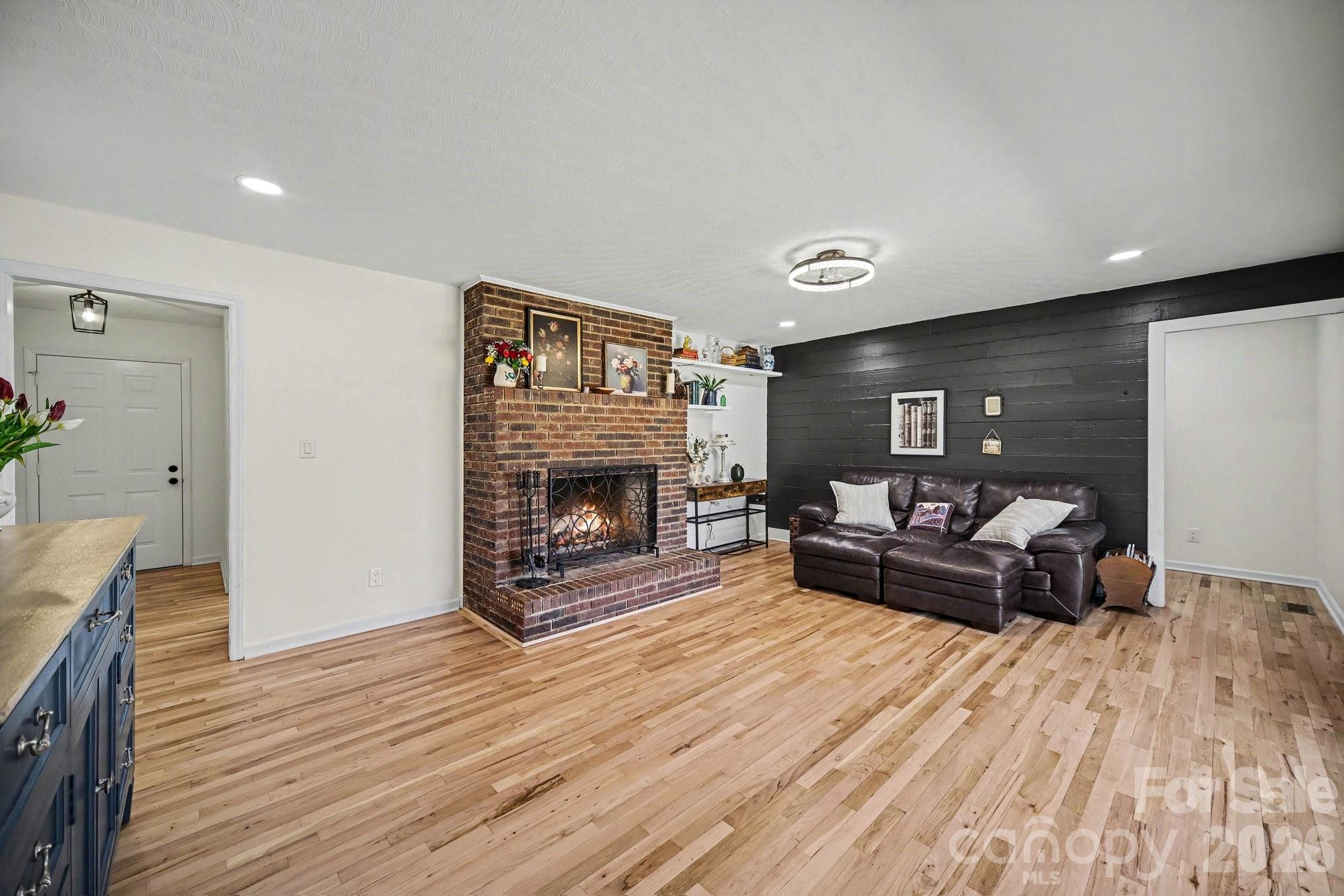 1140 Knollwood Drive