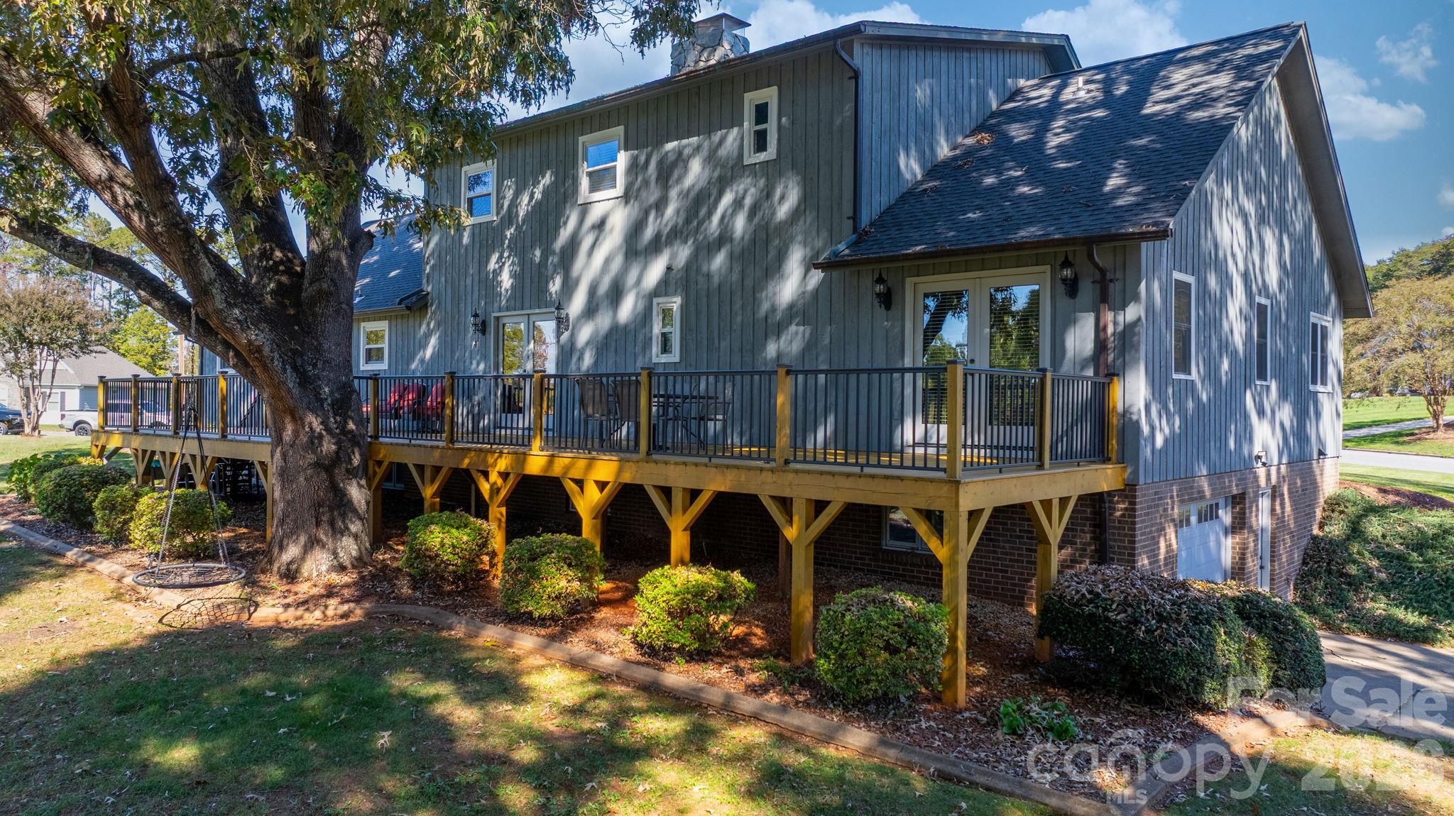 4056 Shadowood Lane