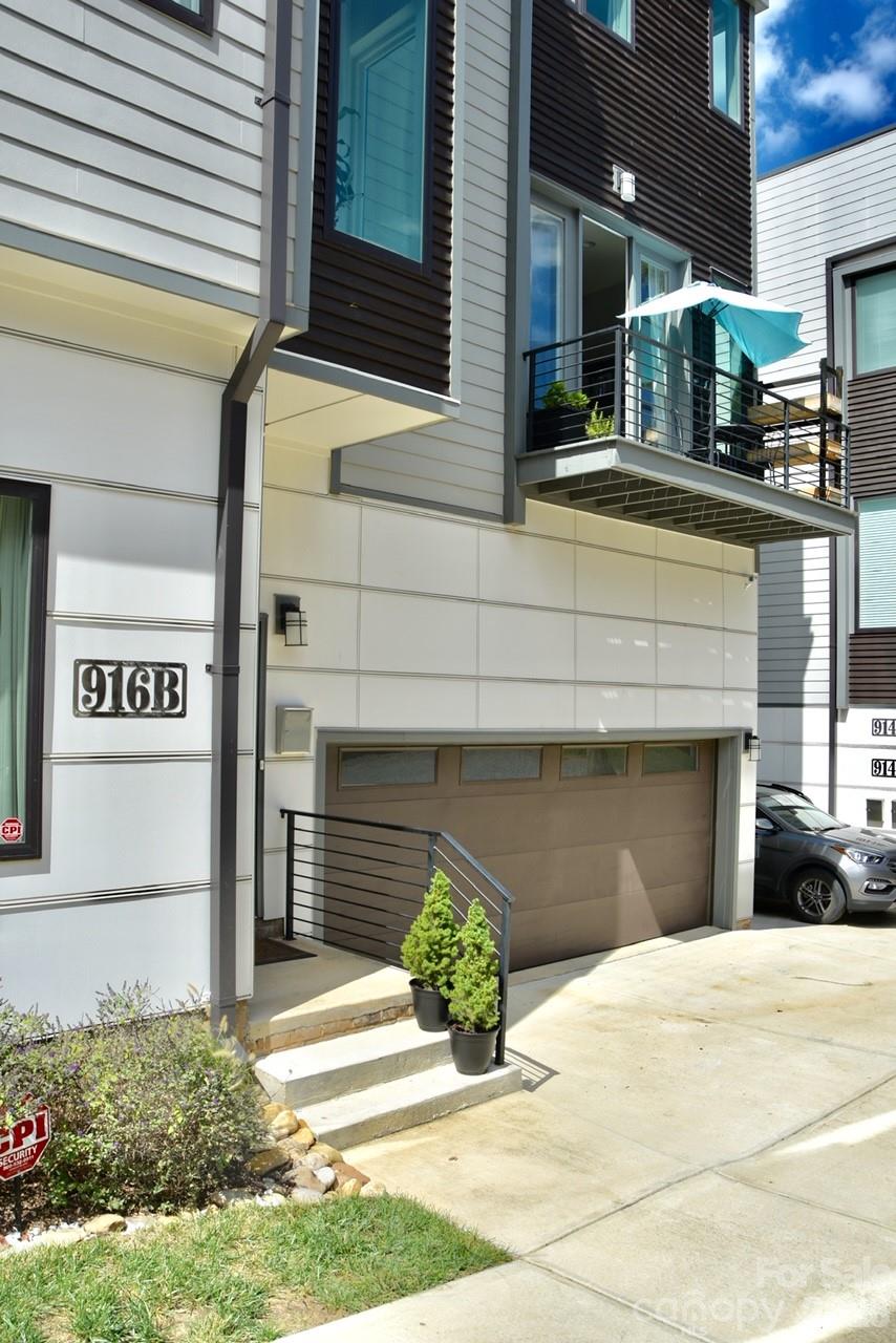 916 Westbrook Drive B