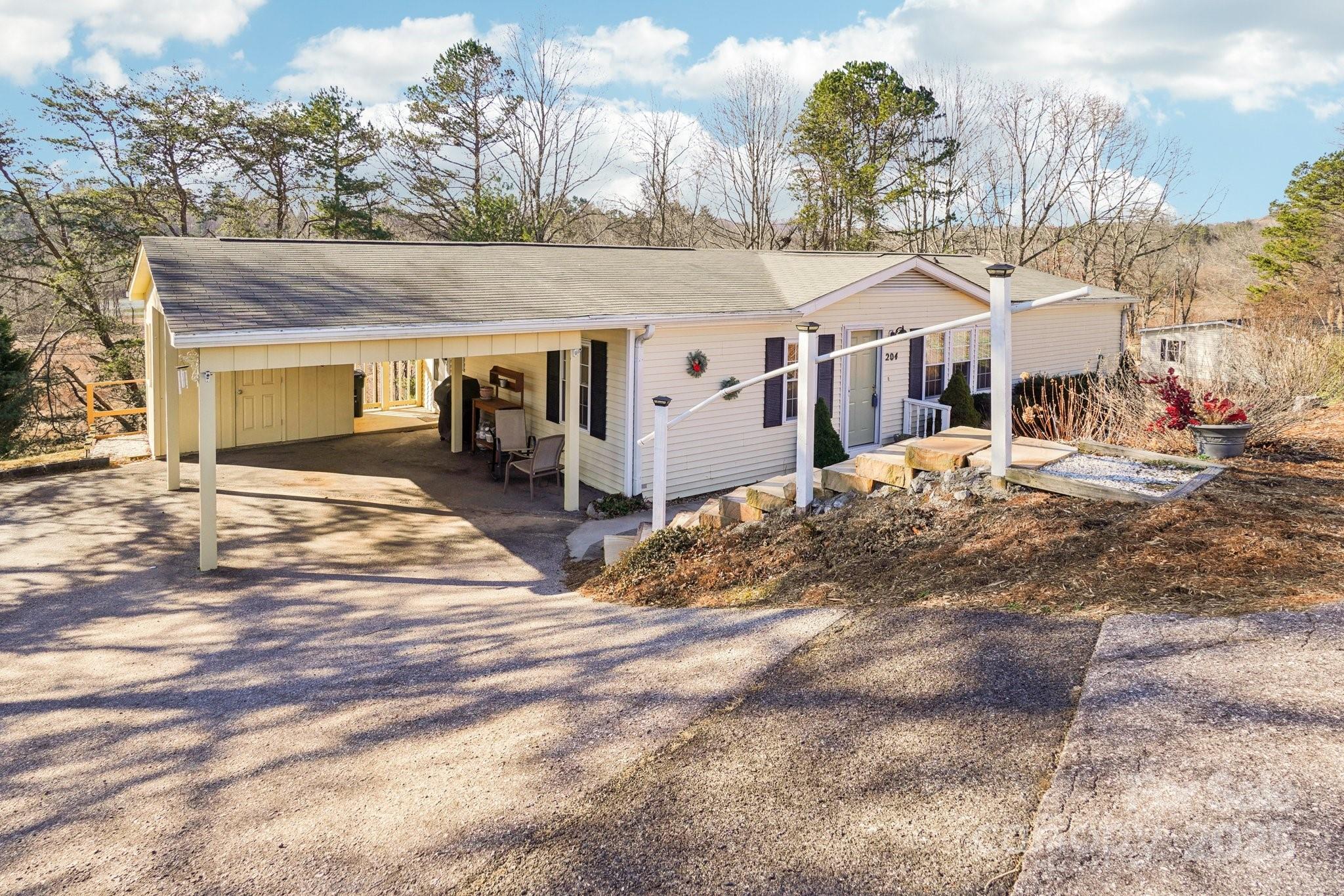 204 Cranbrook Circle