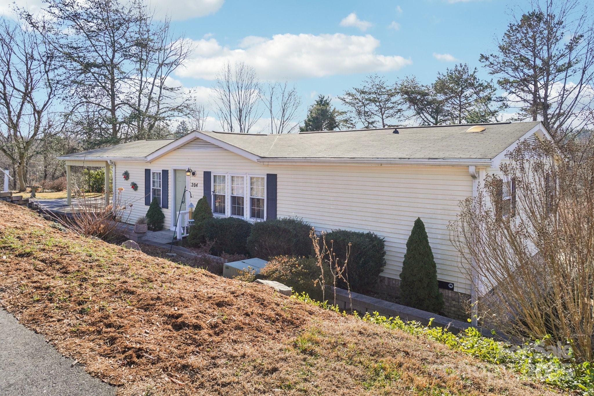 204 Cranbrook Circle