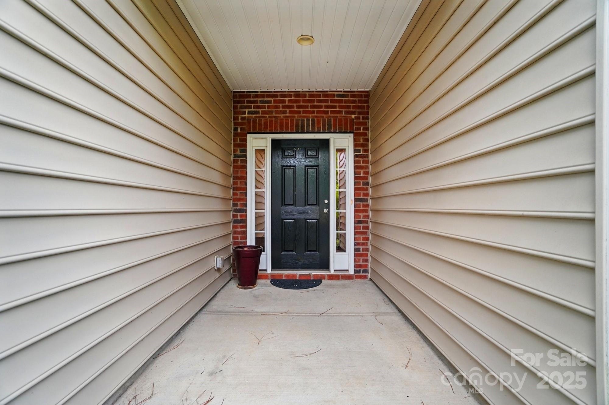 6007 Edinburgh Lane