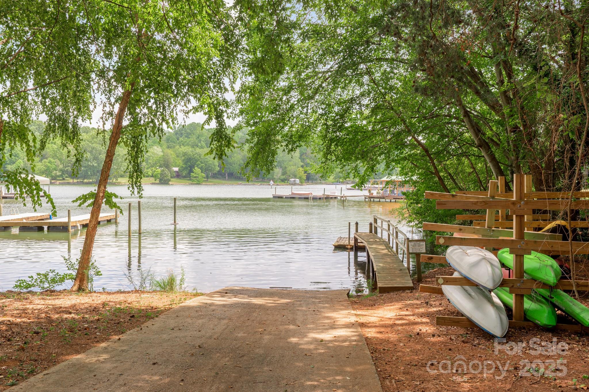 Queens Cove - Residential