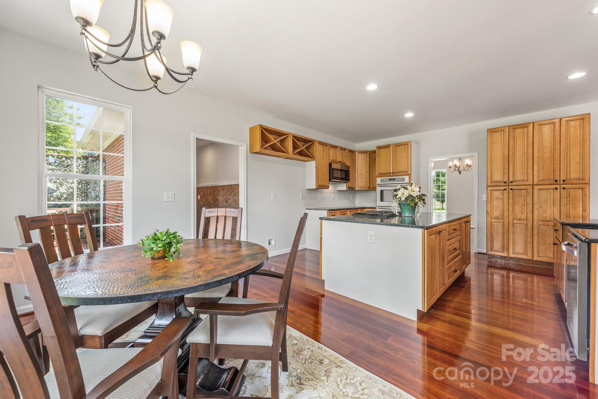 Queens Cove - Residential