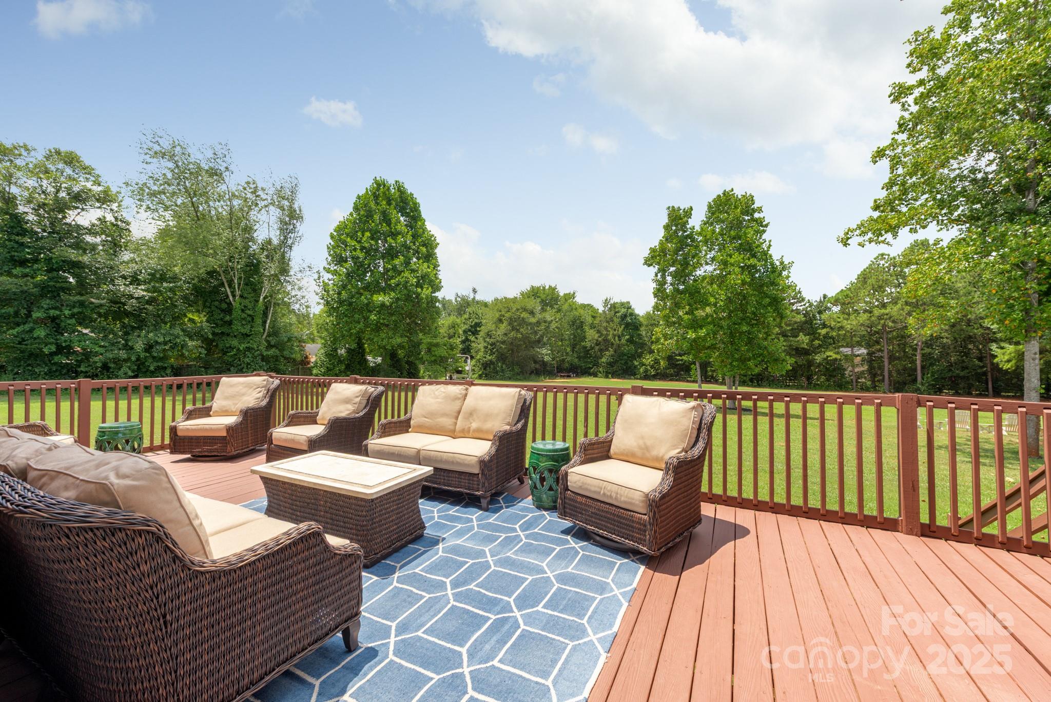 Queens Cove - Residential