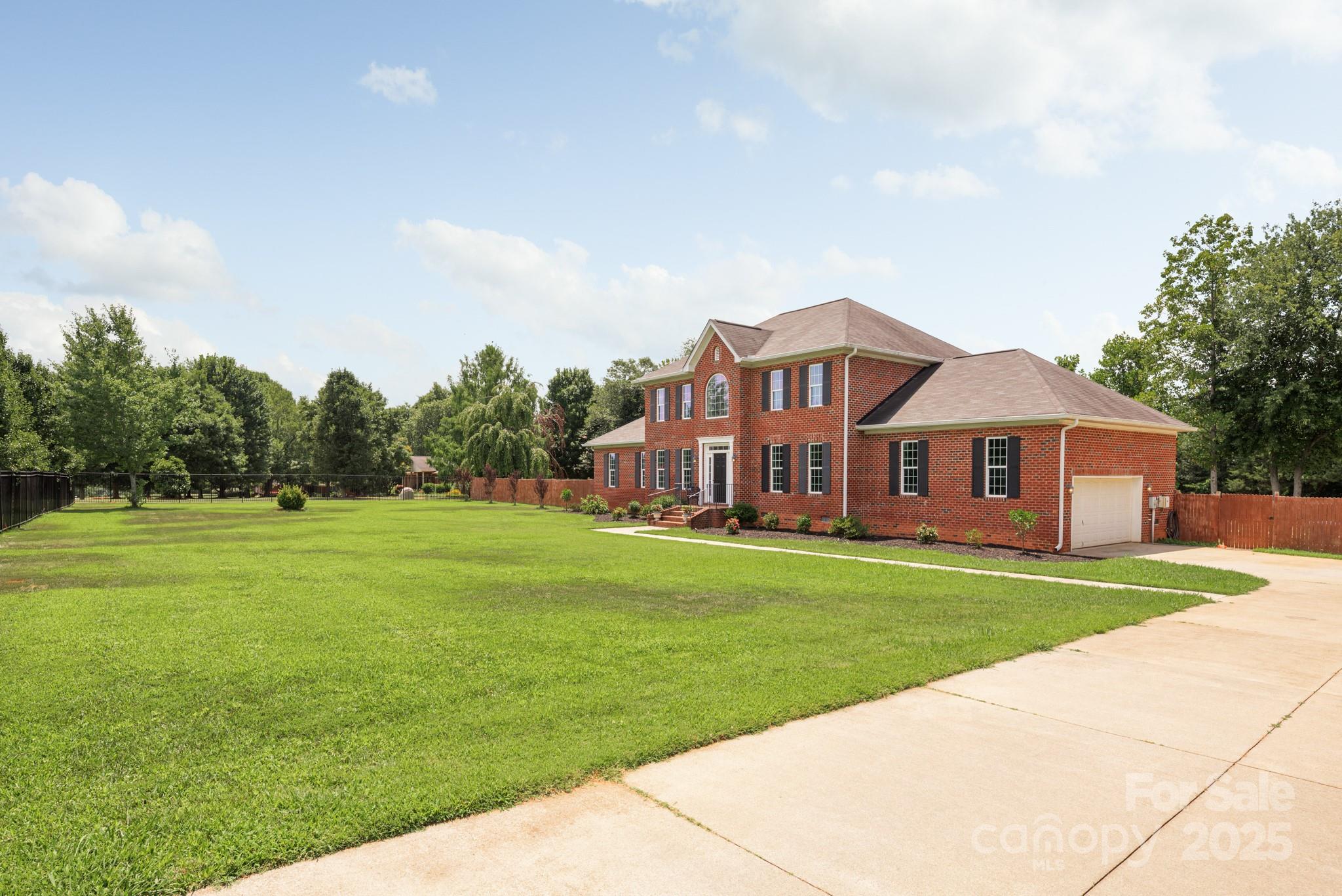 Queens Cove - Residential