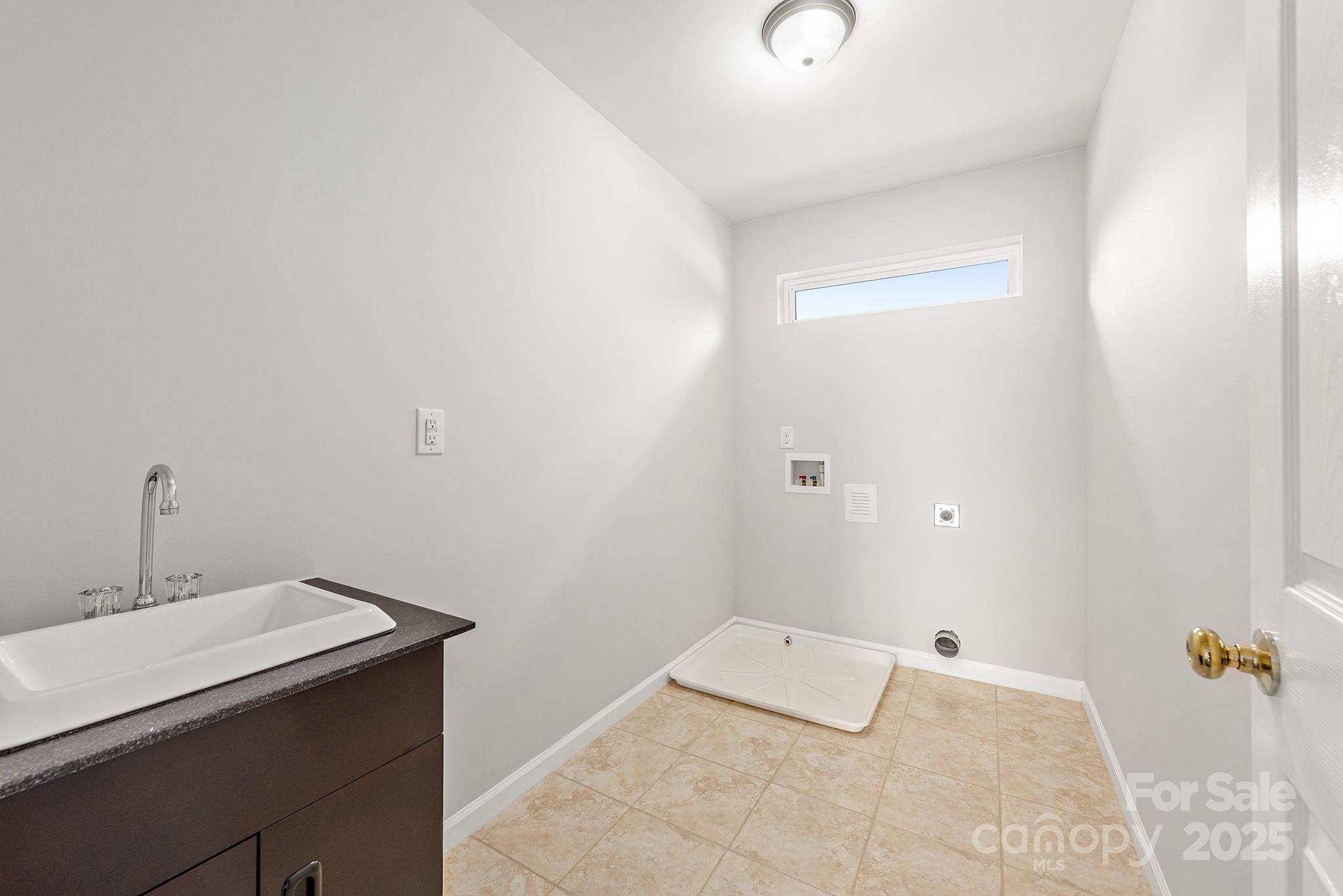 Queens Cove - Residential