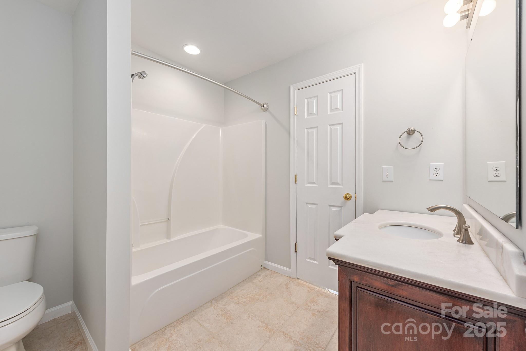 Queens Cove - Residential