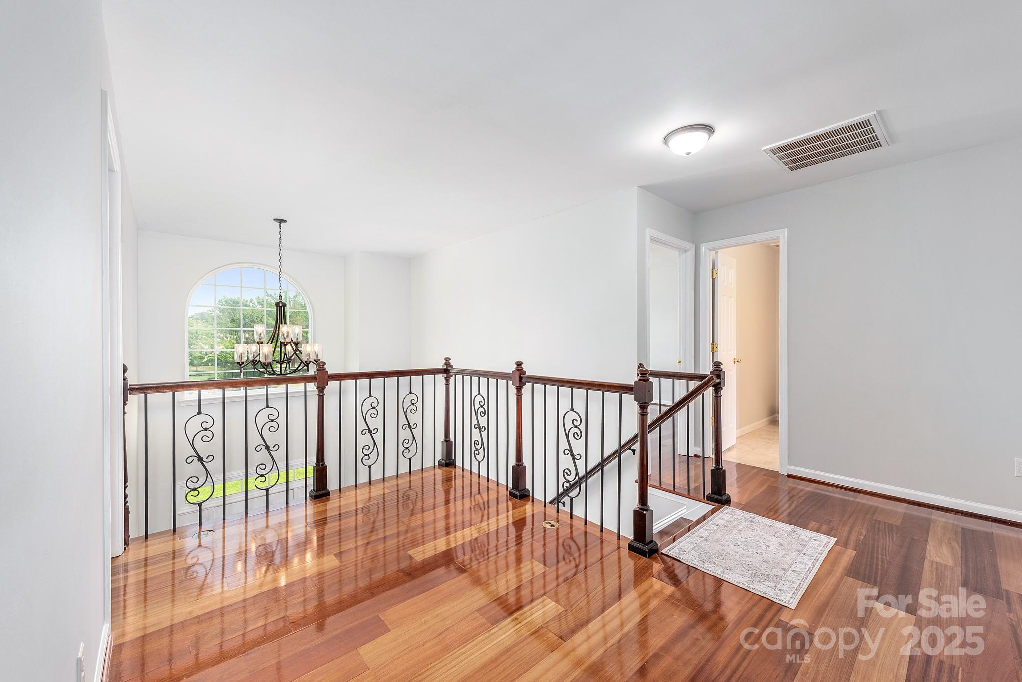 Queens Cove - Residential