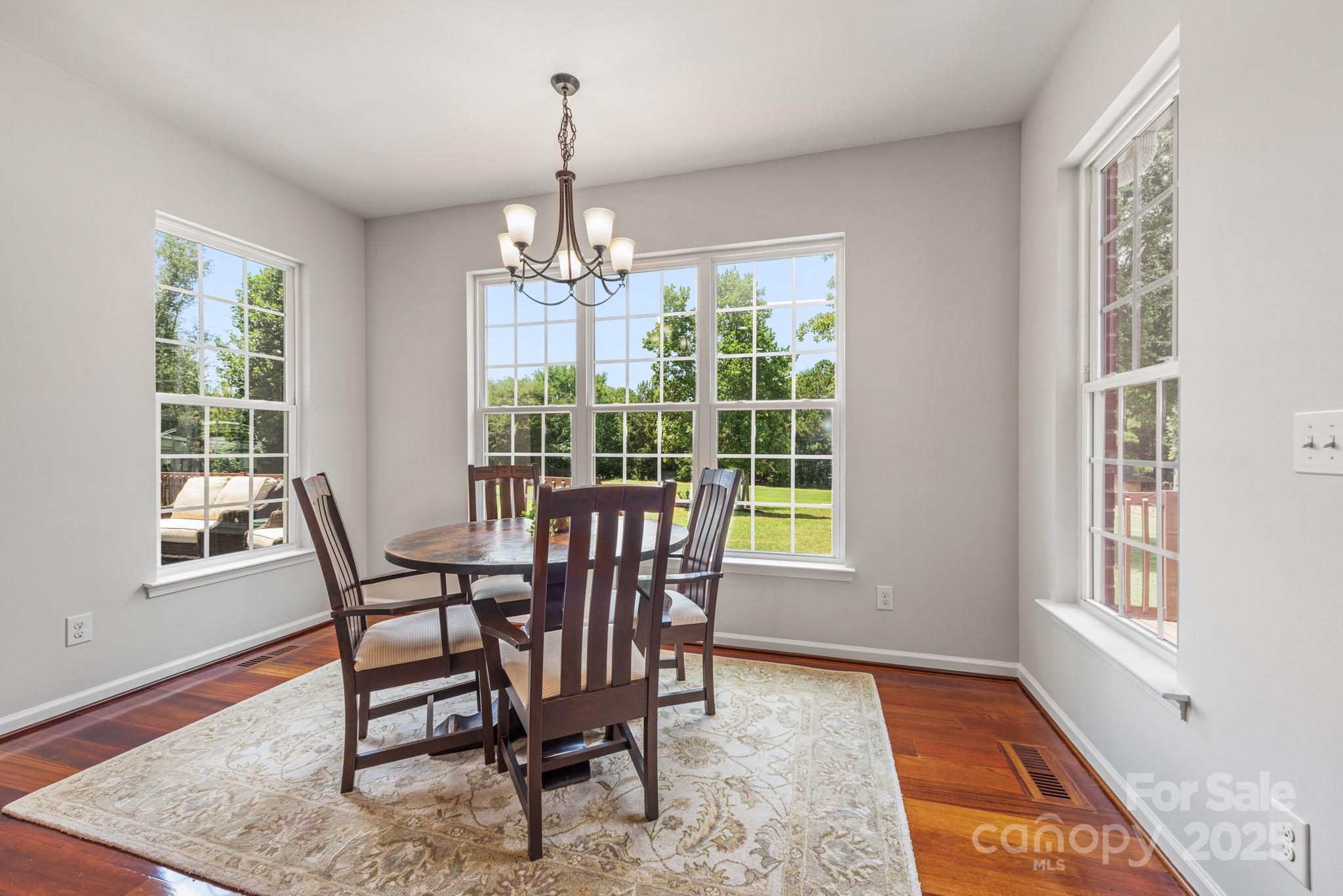 Queens Cove - Residential