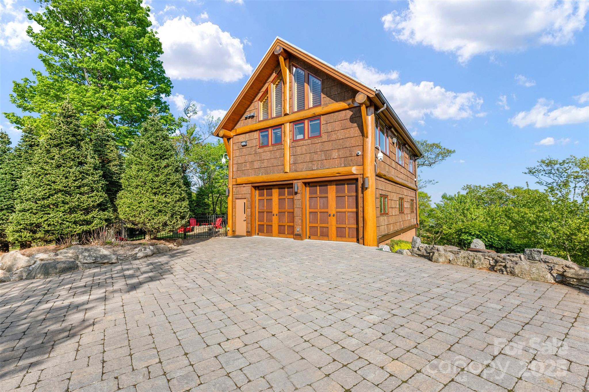 2910 Eagles Nest Trail