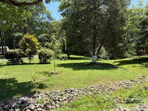 Photo of 7322 Alamance Drive, Charlotte, NC 28227 (MLS # 4393348)