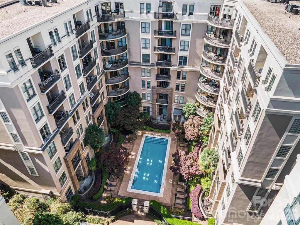 718 W Trade Street 707