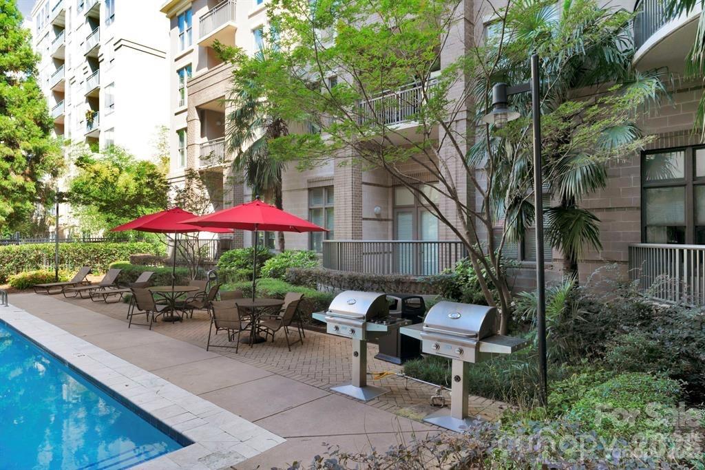 718 W Trade Street 707