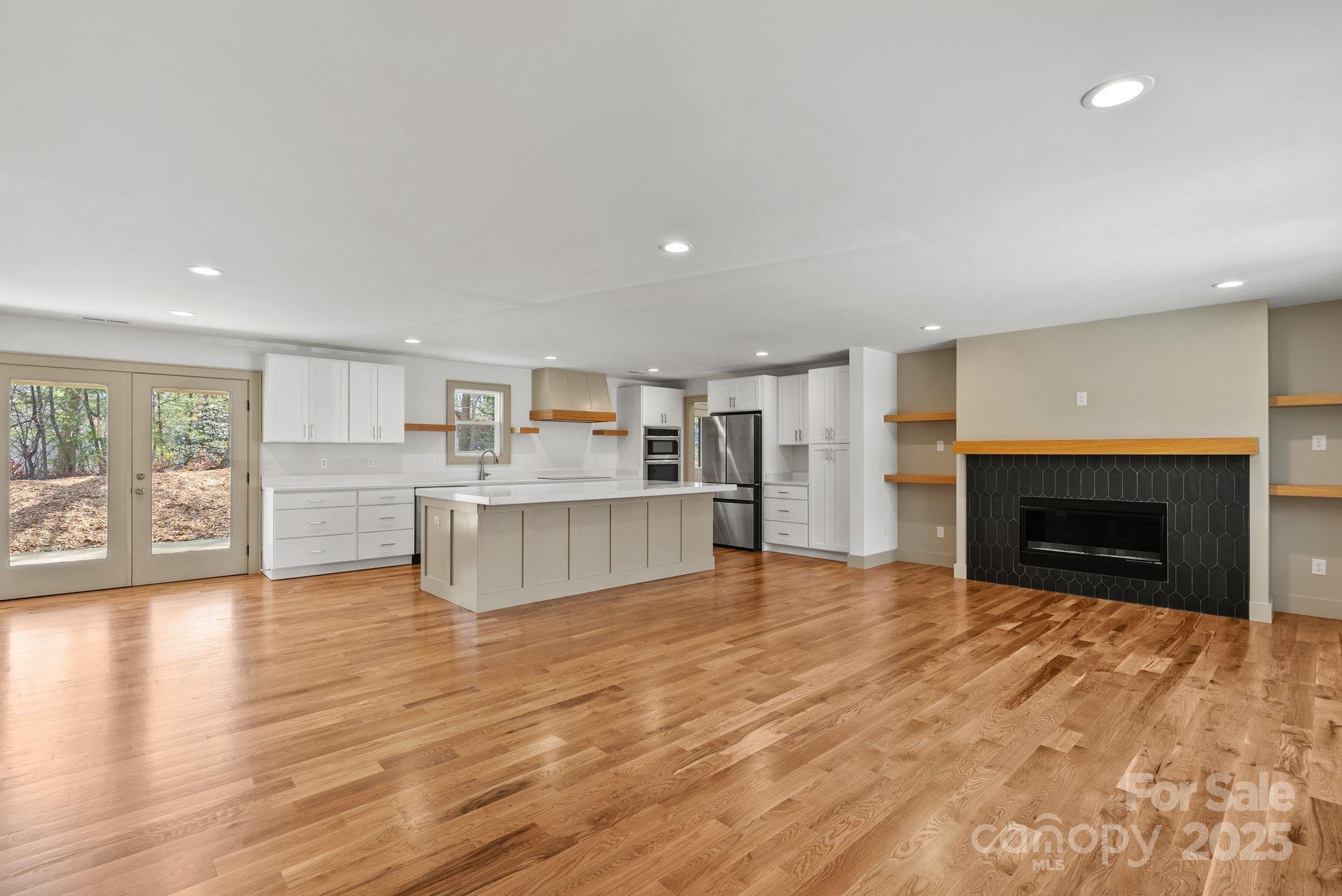 1416 Howard Gap Loop Road