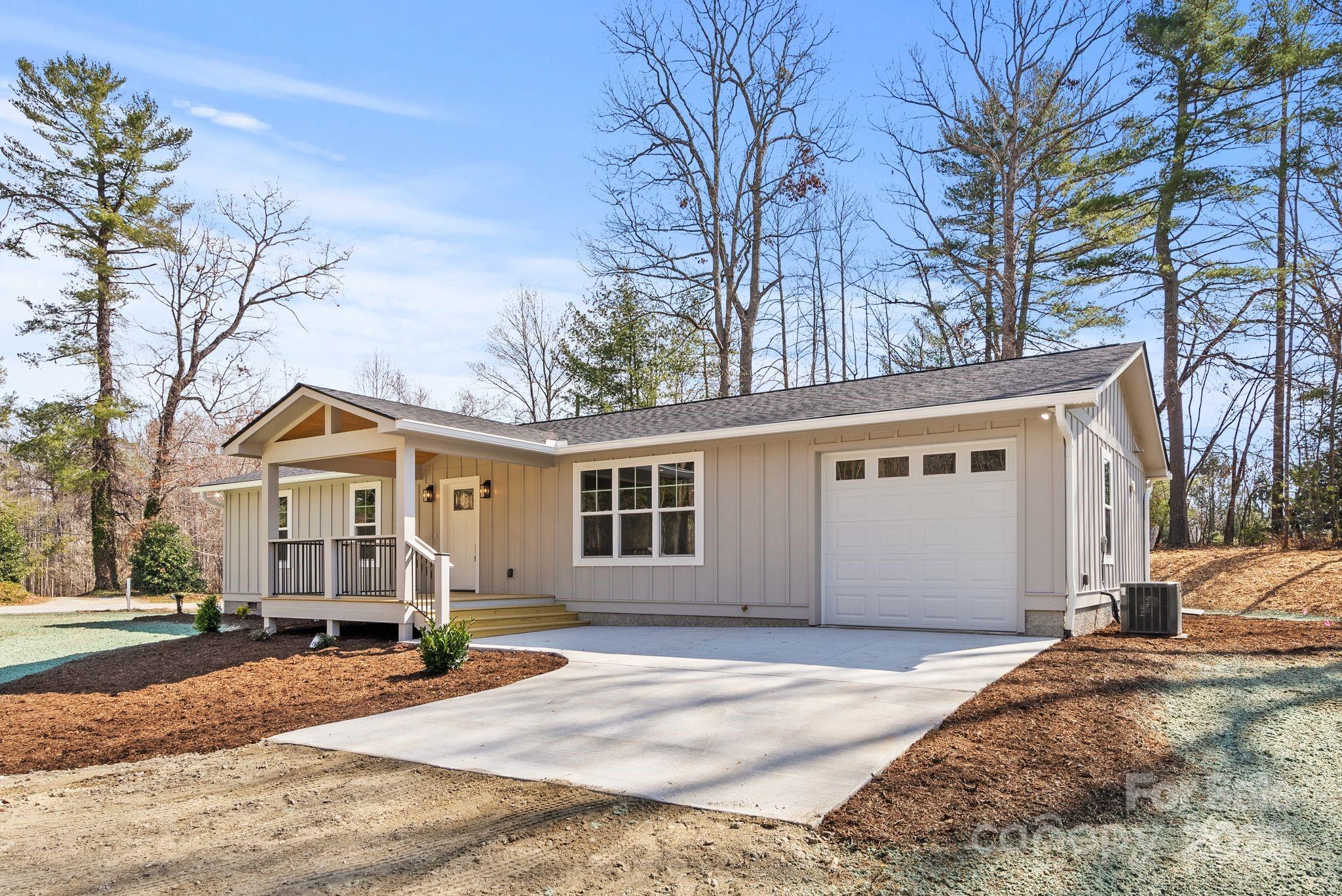 1416 Howard Gap Loop Road